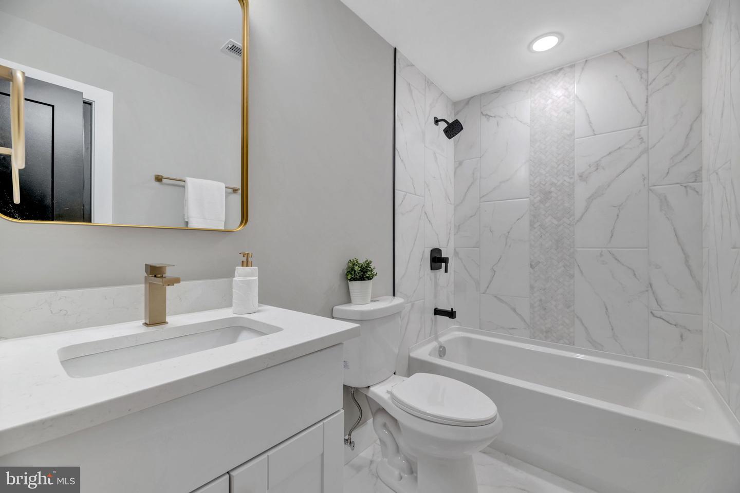 2333 FAIRLAWN AVE SE #1, WASHINGTON, District Of Columbia 20020, 4 Bedrooms Bedrooms, ,4 BathroomsBathrooms,Residential,For sale,2333 FAIRLAWN AVE SE #1,DCDC2209998 MLS # DCDC2209998