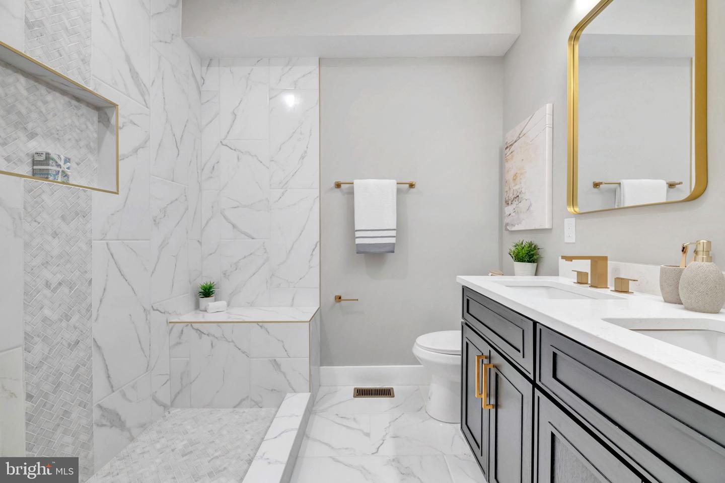 2333 FAIRLAWN AVE SE #1, WASHINGTON, District Of Columbia 20020, 4 Bedrooms Bedrooms, ,4 BathroomsBathrooms,Residential,For sale,2333 FAIRLAWN AVE SE #1,DCDC2209998 MLS # DCDC2209998