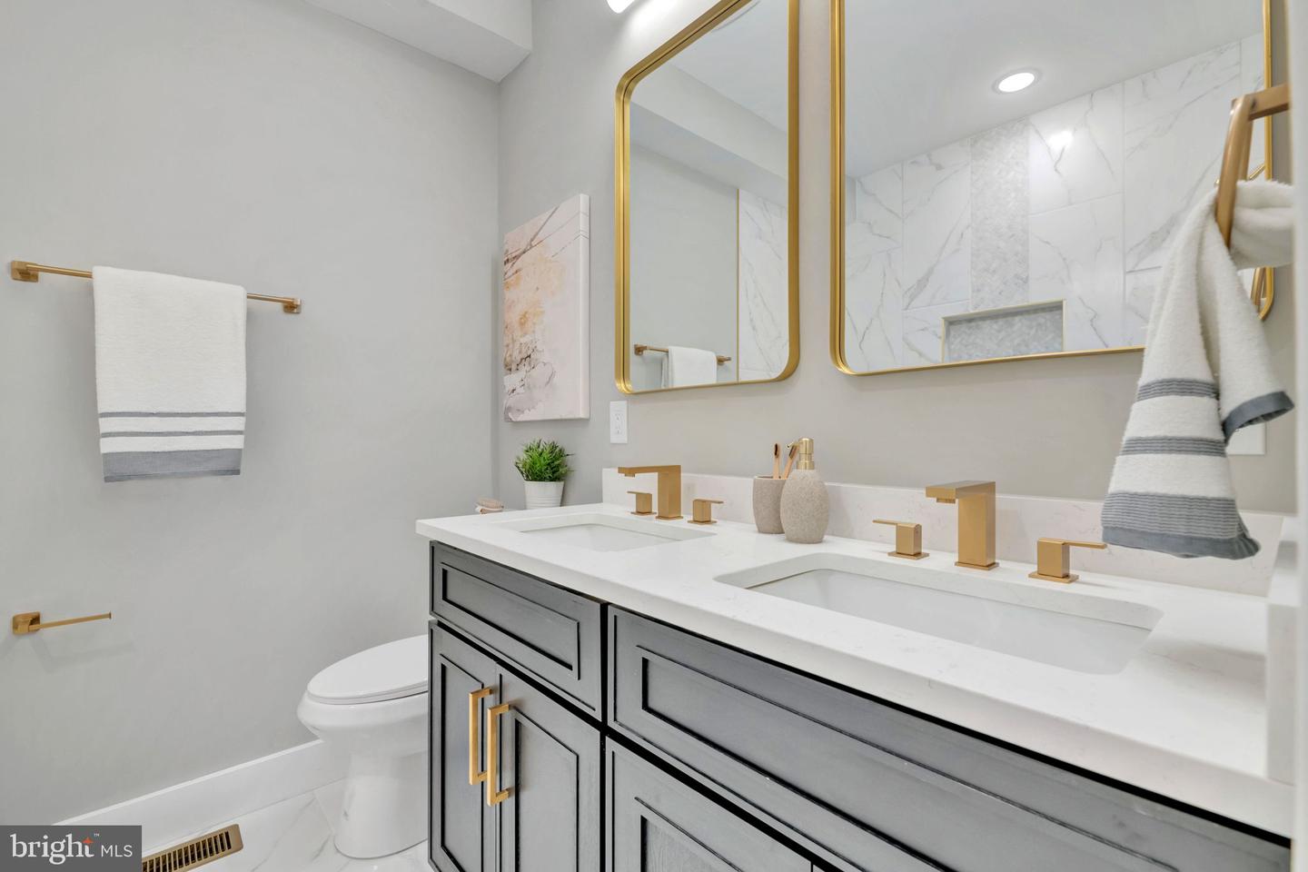 2333 FAIRLAWN AVE SE #1, WASHINGTON, District Of Columbia 20020, 4 Bedrooms Bedrooms, ,4 BathroomsBathrooms,Residential,For sale,2333 FAIRLAWN AVE SE #1,DCDC2209998 MLS # DCDC2209998