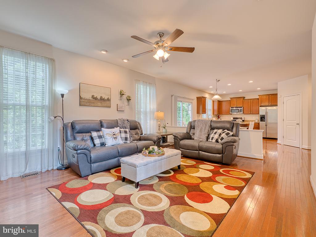 3314 BARNETTS CROSSING PL, TRIANGLE, Virginia 22172, 4 Bedrooms Bedrooms, ,3 BathroomsBathrooms,Residential,For sale,3314 BARNETTS CROSSING PL,VAPW2099576 MLS # VAPW2099576