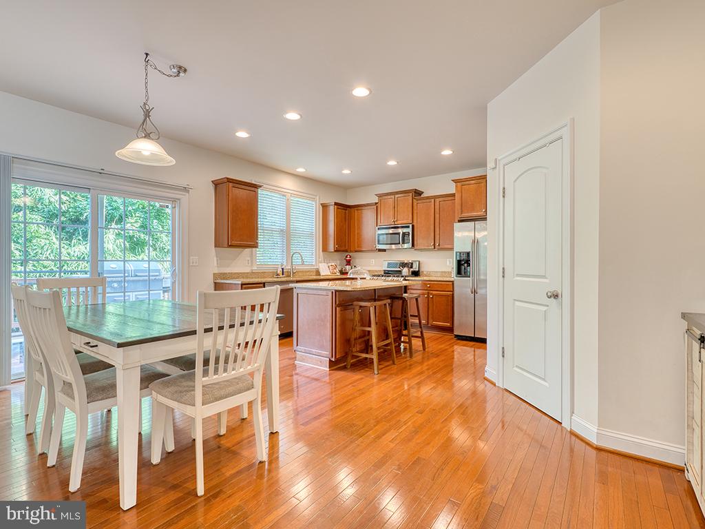 3314 BARNETTS CROSSING PL, TRIANGLE, Virginia 22172, 4 Bedrooms Bedrooms, ,3 BathroomsBathrooms,Residential,For sale,3314 BARNETTS CROSSING PL,VAPW2099576 MLS # VAPW2099576