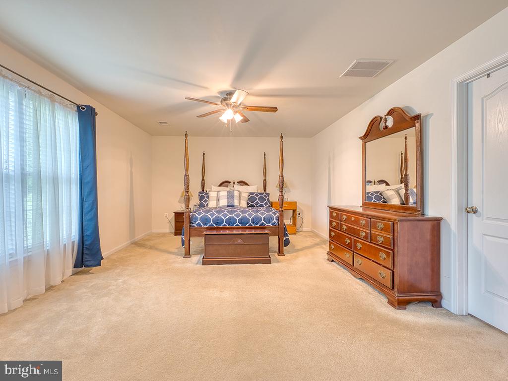 3314 BARNETTS CROSSING PL, TRIANGLE, Virginia 22172, 4 Bedrooms Bedrooms, ,3 BathroomsBathrooms,Residential,For sale,3314 BARNETTS CROSSING PL,VAPW2099576 MLS # VAPW2099576