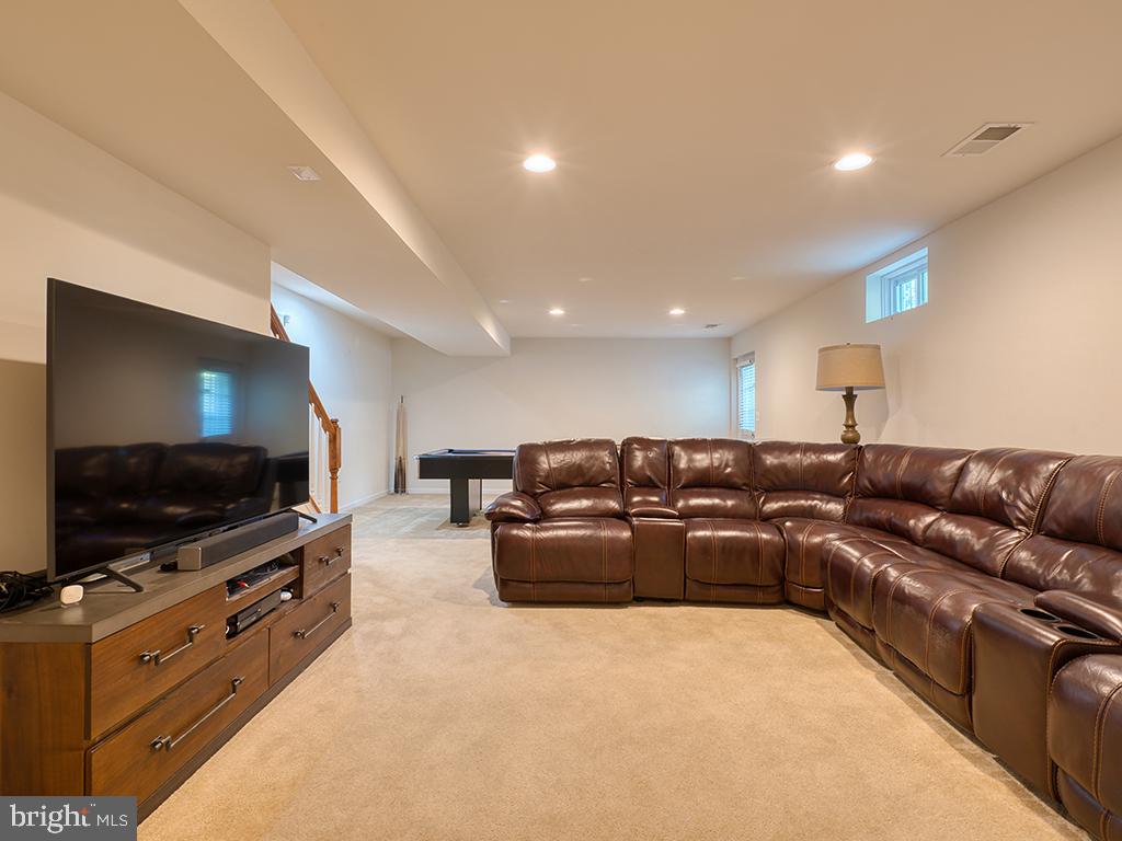3314 BARNETTS CROSSING PL, TRIANGLE, Virginia 22172, 4 Bedrooms Bedrooms, ,3 BathroomsBathrooms,Residential,For sale,3314 BARNETTS CROSSING PL,VAPW2099576 MLS # VAPW2099576