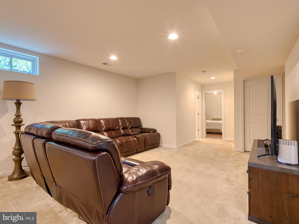 3314 BARNETTS CROSSING PL, TRIANGLE, Virginia 22172, 4 Bedrooms Bedrooms, ,3 BathroomsBathrooms,Residential,For sale,3314 BARNETTS CROSSING PL,VAPW2099576 MLS # VAPW2099576