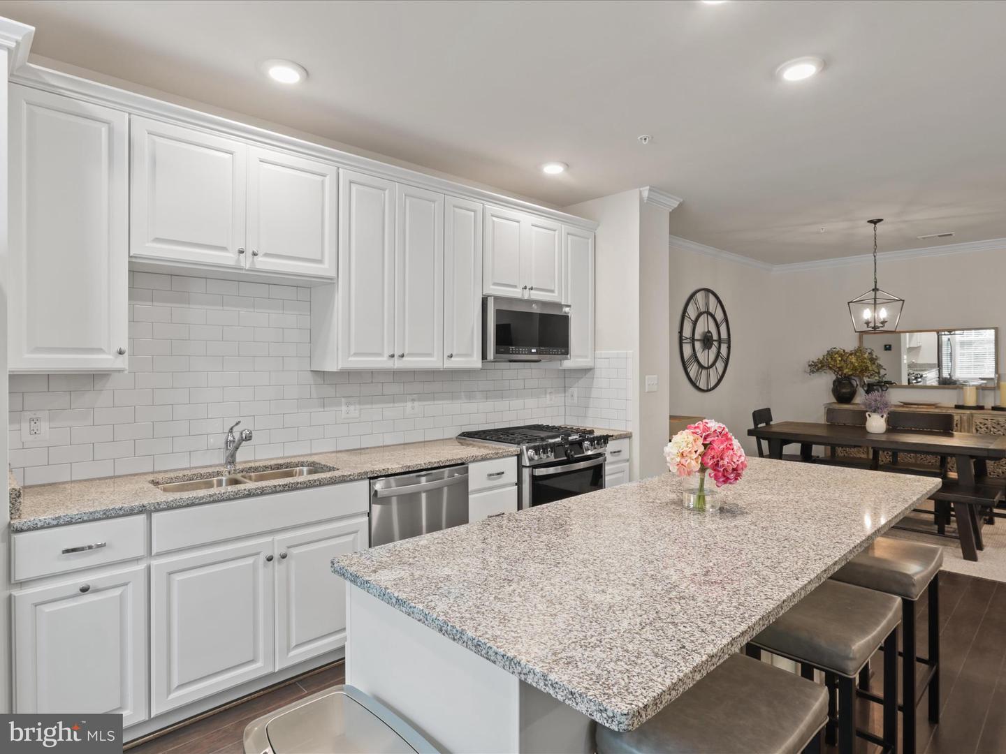 23245 MILLTOWN KNOLL SQ #103, ASHBURN, Virginia 20148, 2 Bedrooms Bedrooms, ,2 BathroomsBathrooms,Residential,For sale,23245 MILLTOWN KNOLL SQ #103,VALO2103026 MLS # VALO2103026