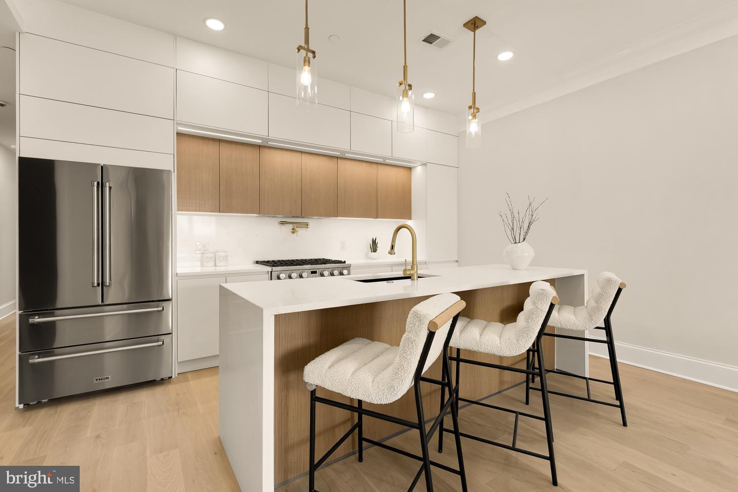 733 EUCLID ST NW #204, WASHINGTON, District Of Columbia 20001, 2 Bedrooms Bedrooms, ,2 BathroomsBathrooms,Residential,For sale,733 EUCLID ST NW #204,DCDC2211780 MLS # DCDC2211780