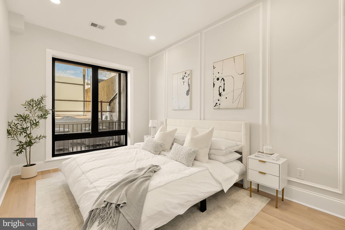 733 EUCLID ST NW #204, WASHINGTON, District Of Columbia 20001, 2 Bedrooms Bedrooms, ,2 BathroomsBathrooms,Residential,For sale,733 EUCLID ST NW #204,DCDC2211780 MLS # DCDC2211780
