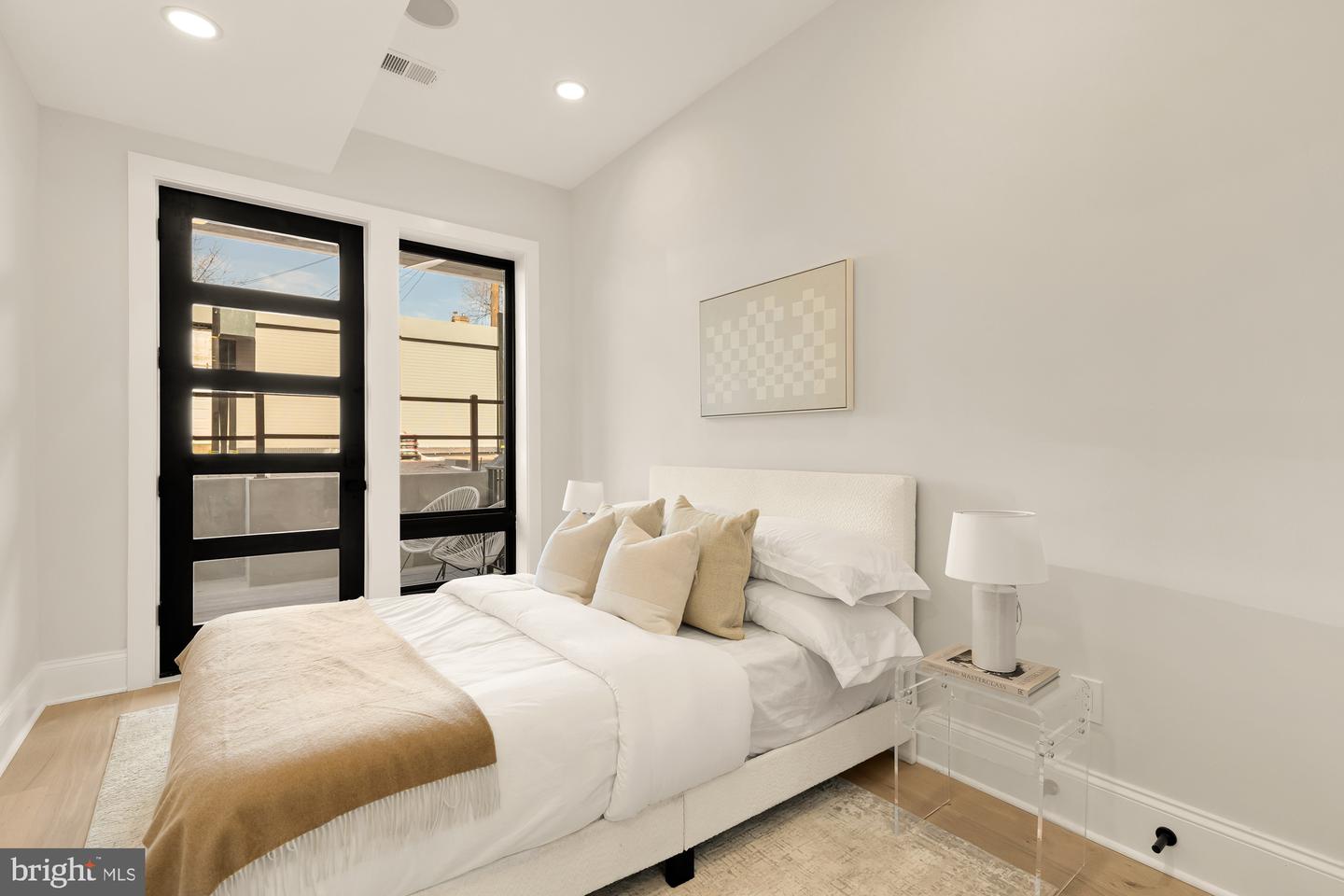 733 EUCLID ST NW #204, WASHINGTON, District Of Columbia 20001, 2 Bedrooms Bedrooms, ,2 BathroomsBathrooms,Residential,For sale,733 EUCLID ST NW #204,DCDC2211780 MLS # DCDC2211780