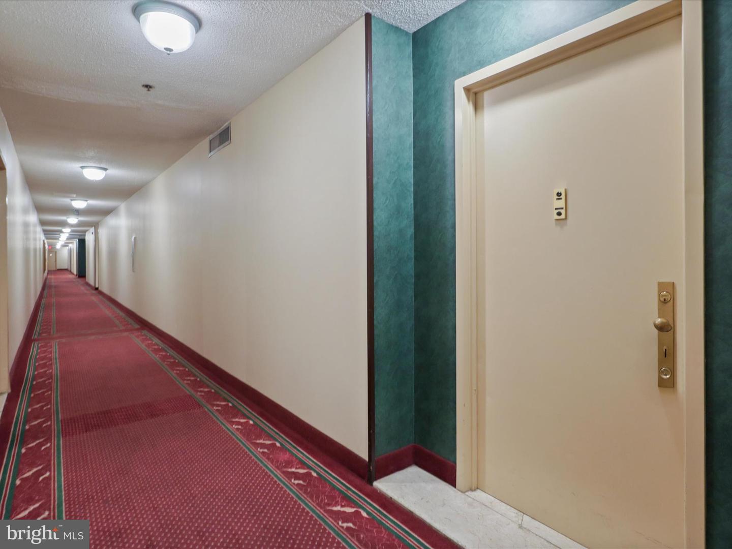 3713 S GEORGE MASON DR #T2W, FALLS CHURCH, Virginia 22041, 3 Bedrooms Bedrooms, ,2 BathroomsBathrooms,Residential,For sale,3713 S GEORGE MASON DR #T2W,VAFX2257230 MLS # VAFX2257230