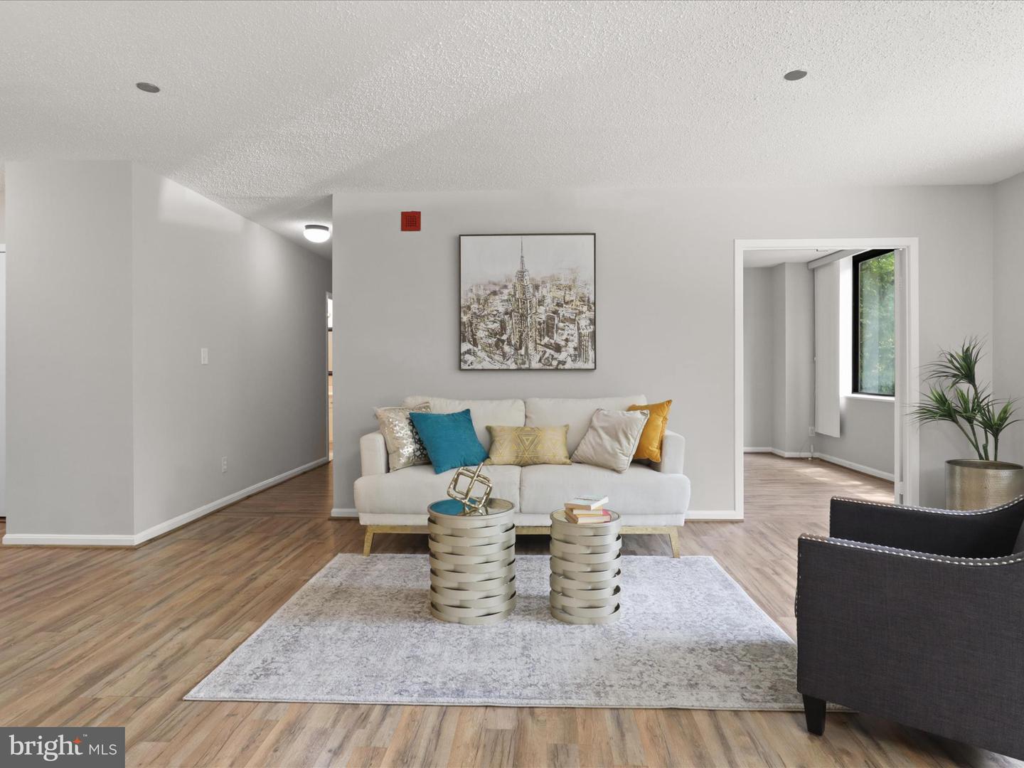 3713 S GEORGE MASON DR #T2W, FALLS CHURCH, Virginia 22041, 3 Bedrooms Bedrooms, ,2 BathroomsBathrooms,Residential,For sale,3713 S GEORGE MASON DR #T2W,VAFX2257230 MLS # VAFX2257230