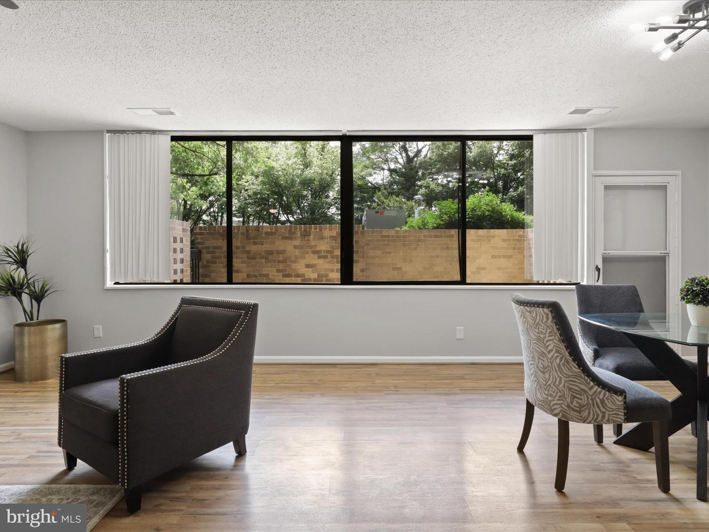 3713 S GEORGE MASON DR #T2W, FALLS CHURCH, Virginia 22041, 3 Bedrooms Bedrooms, ,2 BathroomsBathrooms,Residential,For sale,3713 S GEORGE MASON DR #T2W,VAFX2257230 MLS # VAFX2257230