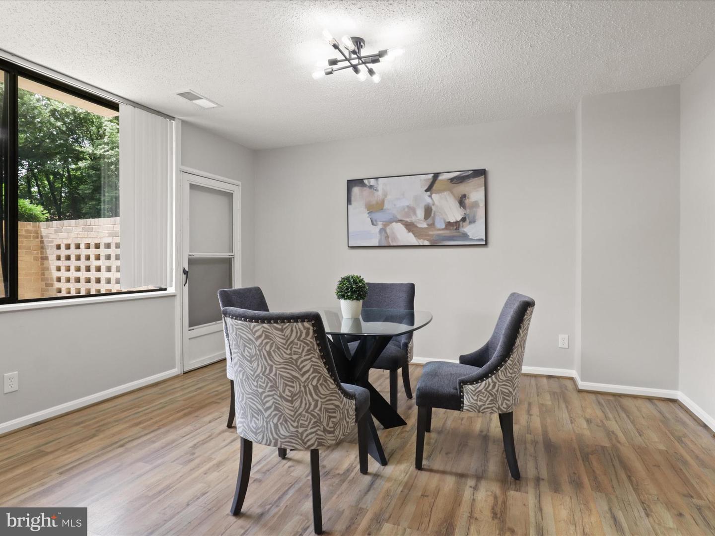3713 S GEORGE MASON DR #T2W, FALLS CHURCH, Virginia 22041, 3 Bedrooms Bedrooms, ,2 BathroomsBathrooms,Residential,For sale,3713 S GEORGE MASON DR #T2W,VAFX2257230 MLS # VAFX2257230