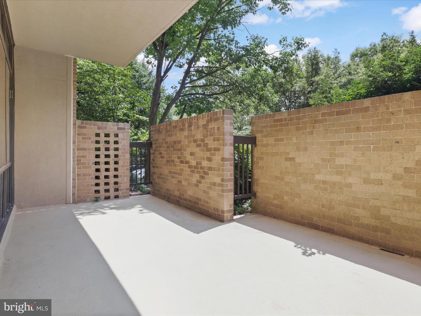 3713 S GEORGE MASON DR #T2W, FALLS CHURCH, Virginia 22041, 3 Bedrooms Bedrooms, ,2 BathroomsBathrooms,Residential,For sale,3713 S GEORGE MASON DR #T2W,VAFX2257230 MLS # VAFX2257230