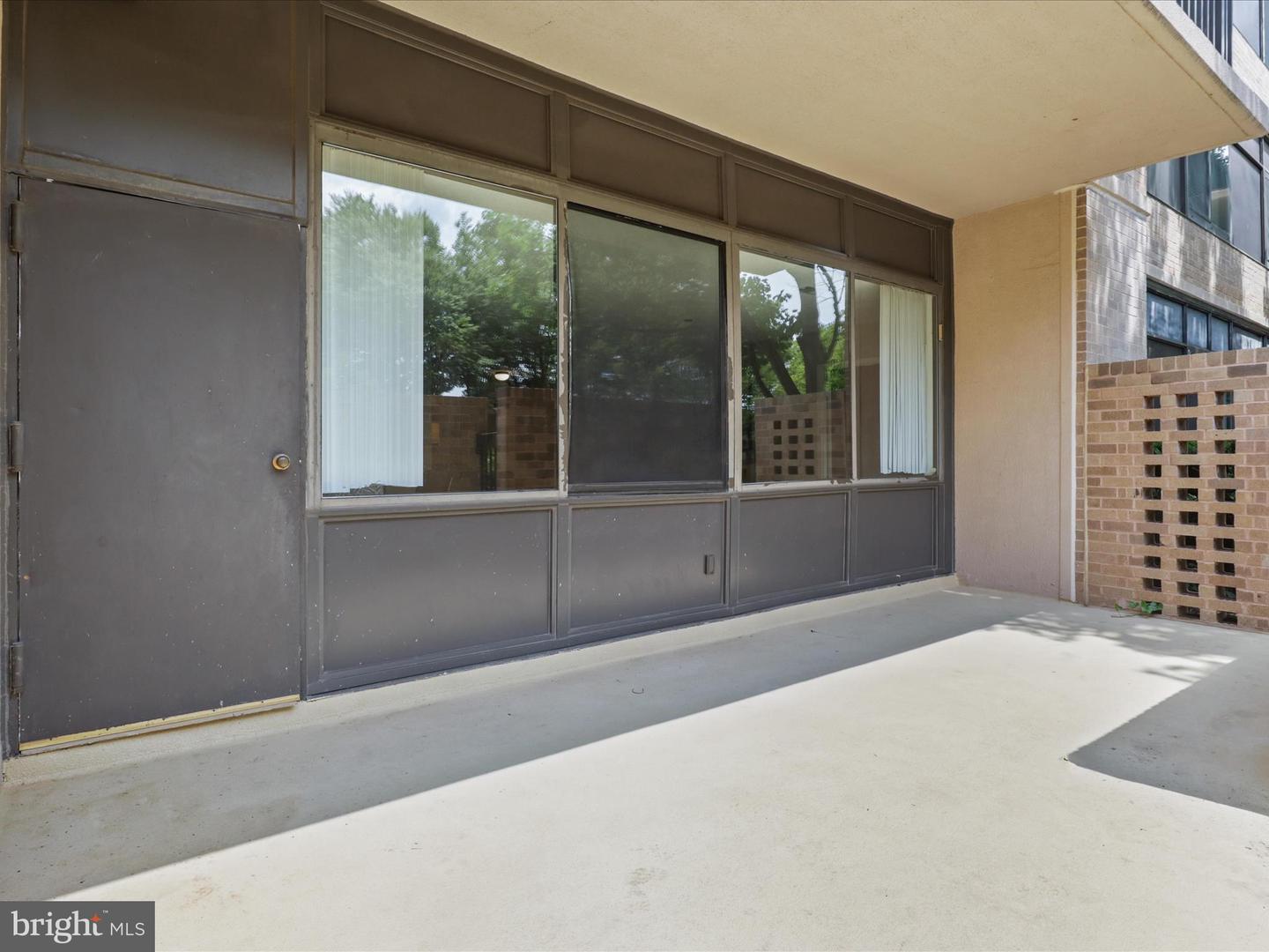 3713 S GEORGE MASON DR #T2W, FALLS CHURCH, Virginia 22041, 3 Bedrooms Bedrooms, ,2 BathroomsBathrooms,Residential,For sale,3713 S GEORGE MASON DR #T2W,VAFX2257230 MLS # VAFX2257230
