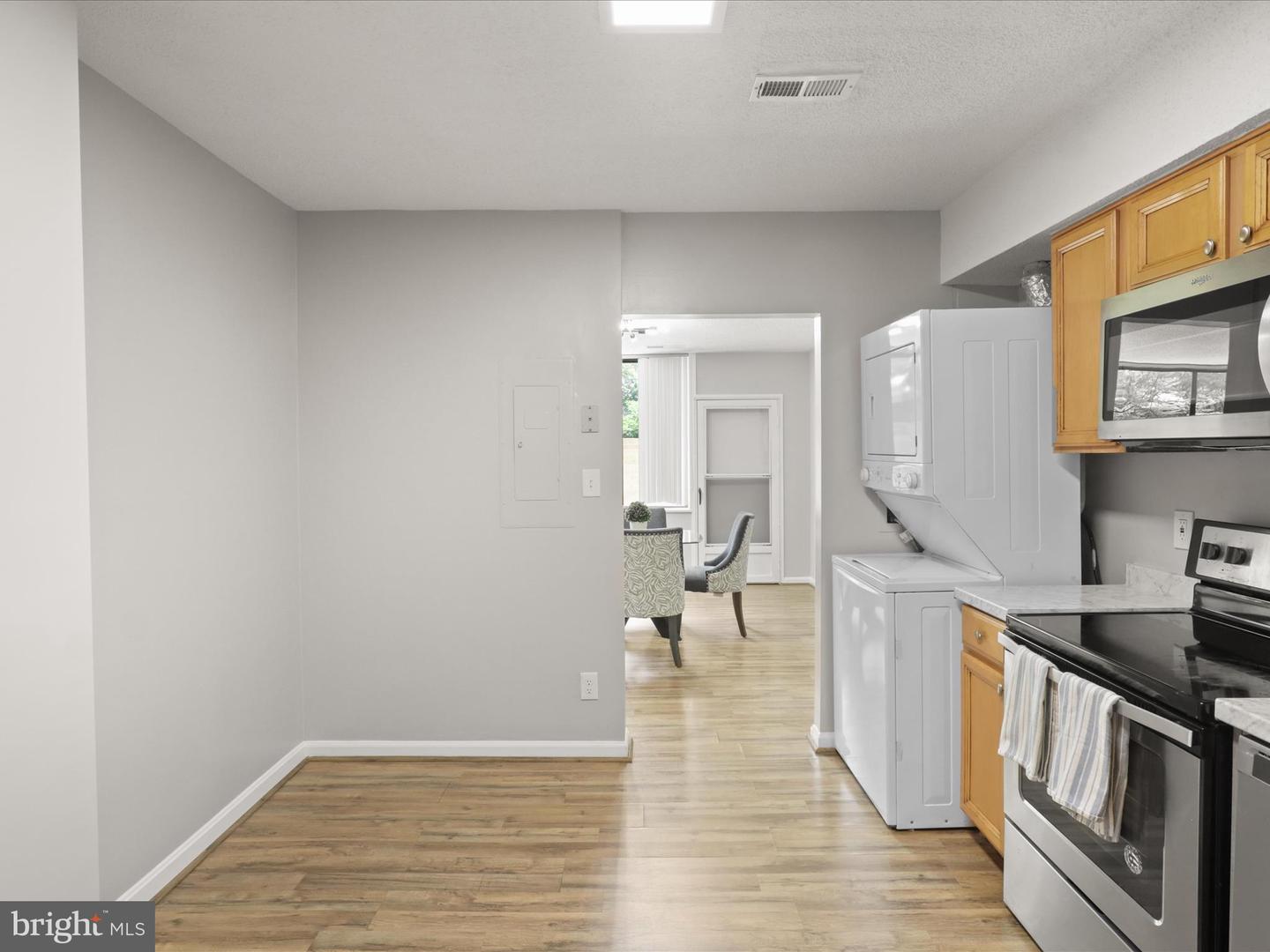 3713 S GEORGE MASON DR #T2W, FALLS CHURCH, Virginia 22041, 3 Bedrooms Bedrooms, ,2 BathroomsBathrooms,Residential,For sale,3713 S GEORGE MASON DR #T2W,VAFX2257230 MLS # VAFX2257230