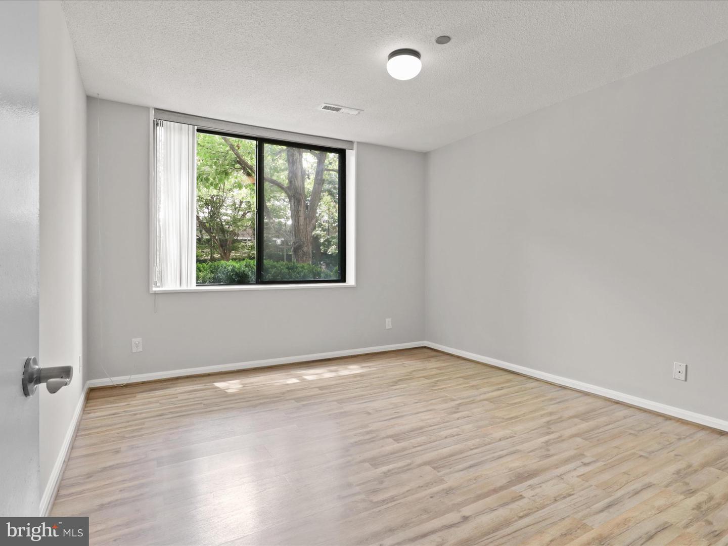 3713 S GEORGE MASON DR #T2W, FALLS CHURCH, Virginia 22041, 3 Bedrooms Bedrooms, ,2 BathroomsBathrooms,Residential,For sale,3713 S GEORGE MASON DR #T2W,VAFX2257230 MLS # VAFX2257230
