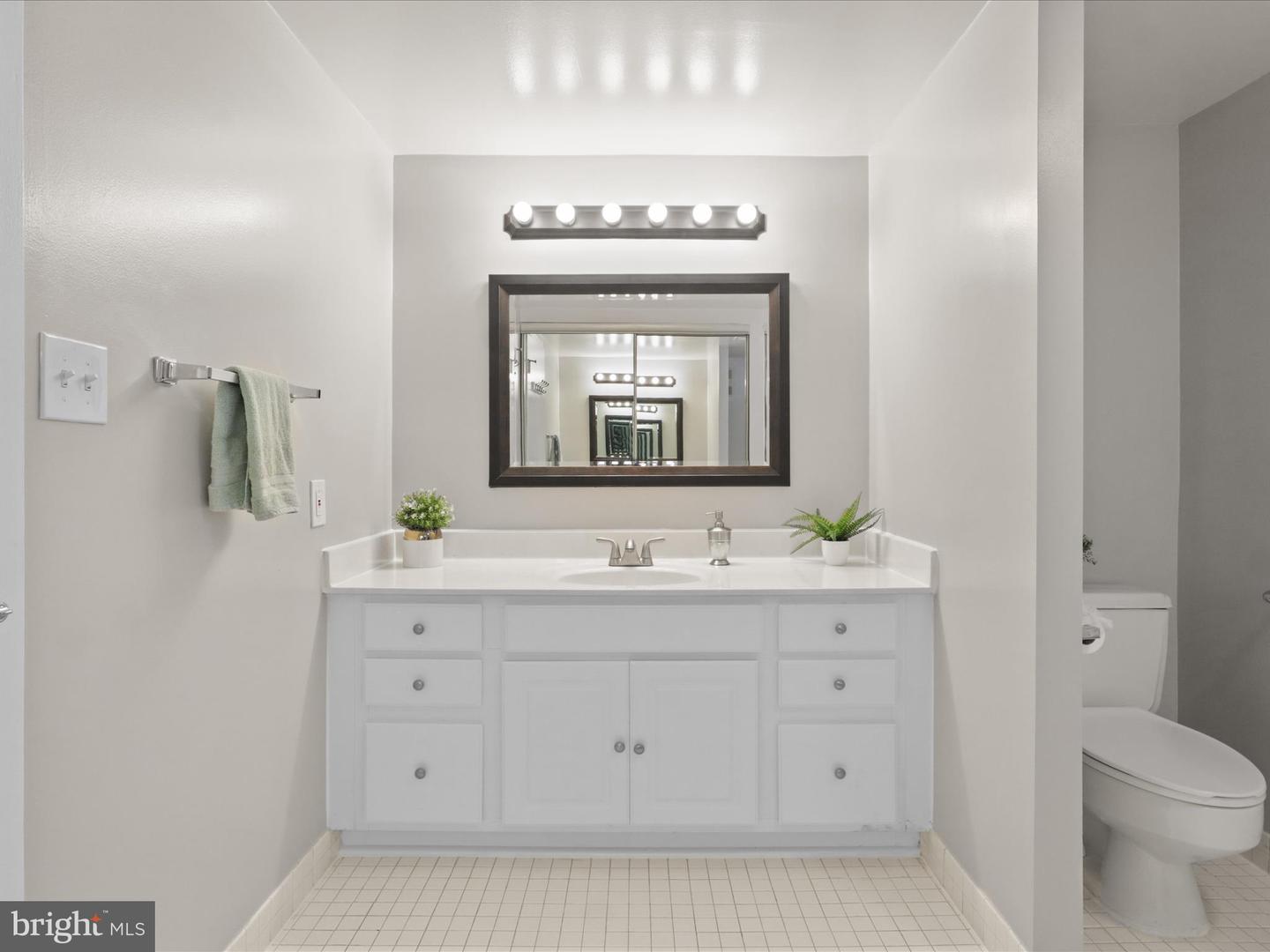 3713 S GEORGE MASON DR #T2W, FALLS CHURCH, Virginia 22041, 3 Bedrooms Bedrooms, ,2 BathroomsBathrooms,Residential,For sale,3713 S GEORGE MASON DR #T2W,VAFX2257230 MLS # VAFX2257230