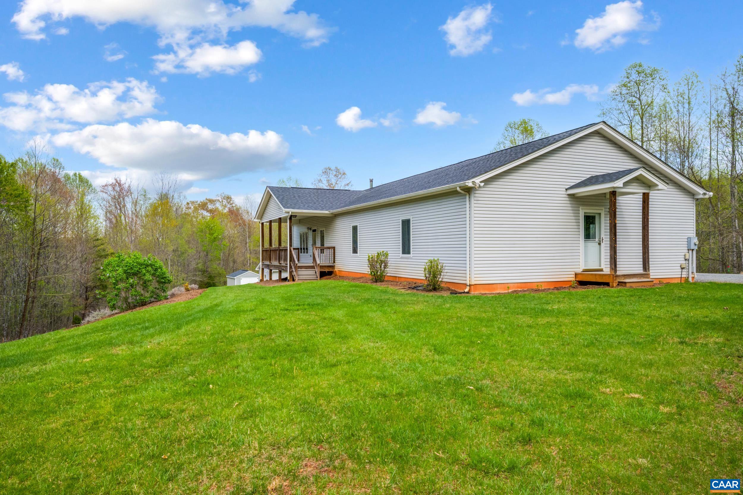 239 LITTLE FARM RD, AMHERST, Virginia 24521, 3 Bedrooms Bedrooms, ,2 BathroomsBathrooms,Residential,239 LITTLE FARM RD,663300 MLS # 663300