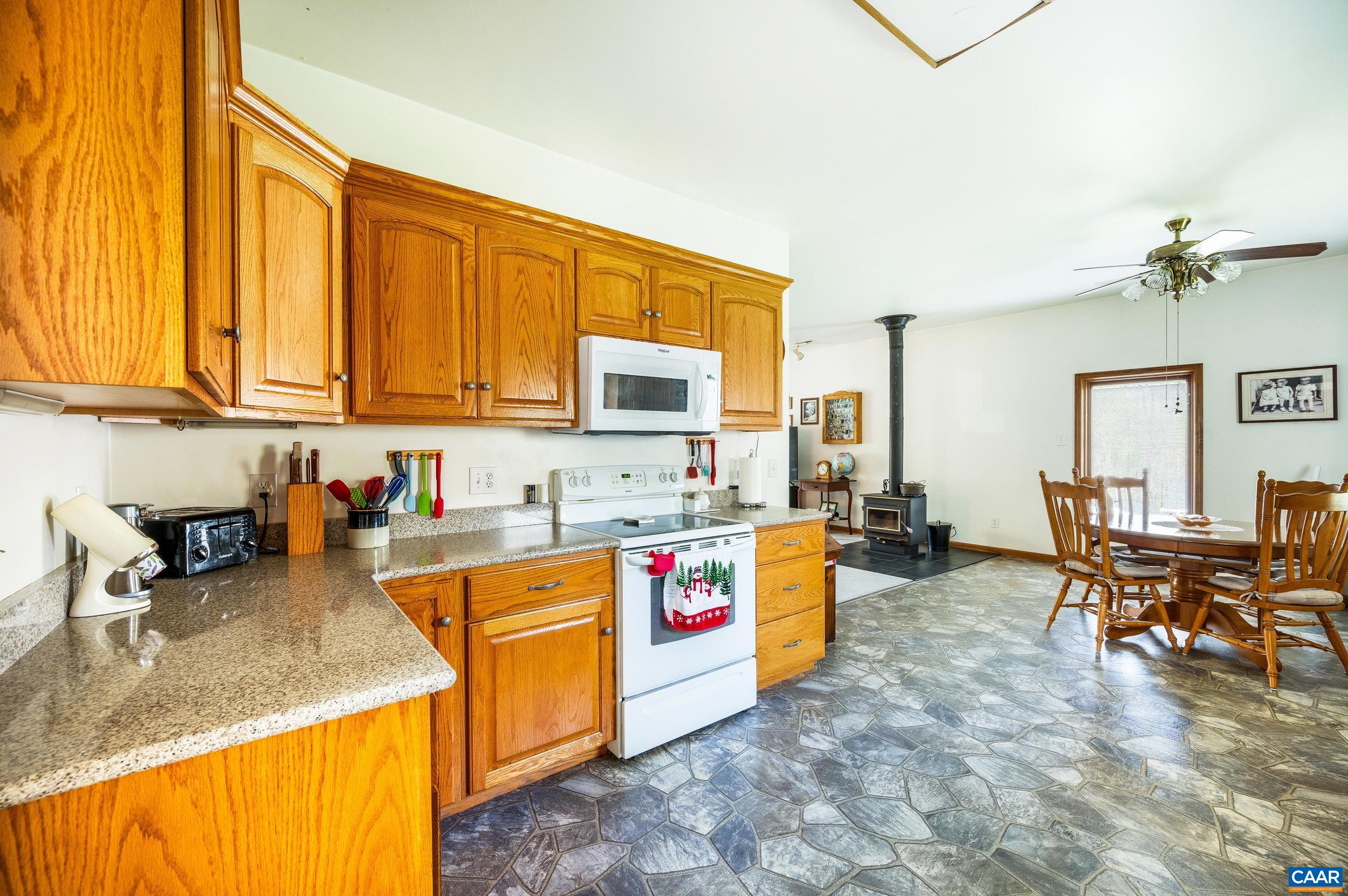 239 LITTLE FARM RD, AMHERST, Virginia 24521, 3 Bedrooms Bedrooms, ,2 BathroomsBathrooms,Residential,239 LITTLE FARM RD,663300 MLS # 663300