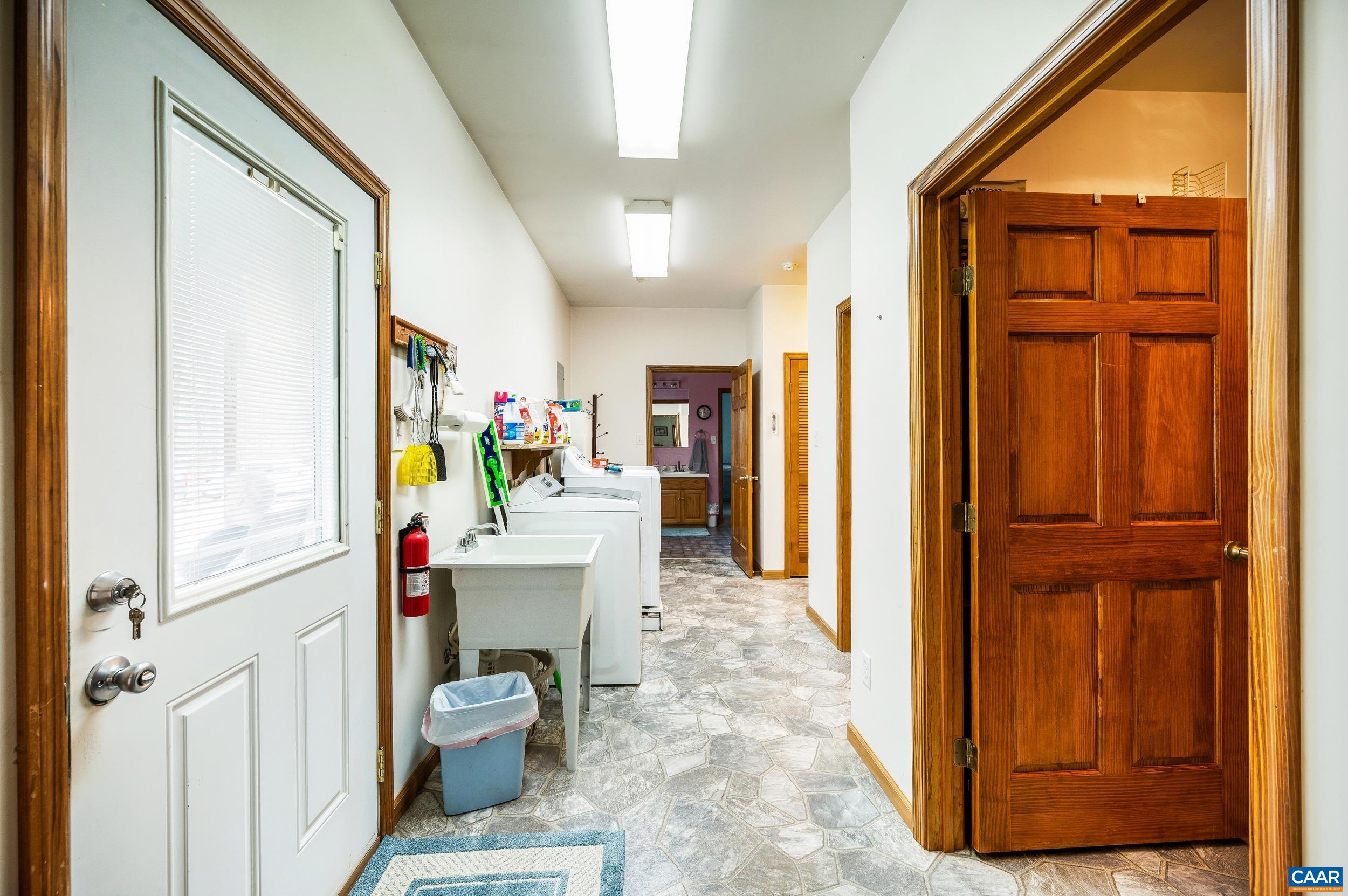 239 LITTLE FARM RD, AMHERST, Virginia 24521, 3 Bedrooms Bedrooms, ,2 BathroomsBathrooms,Residential,239 LITTLE FARM RD,663300 MLS # 663300