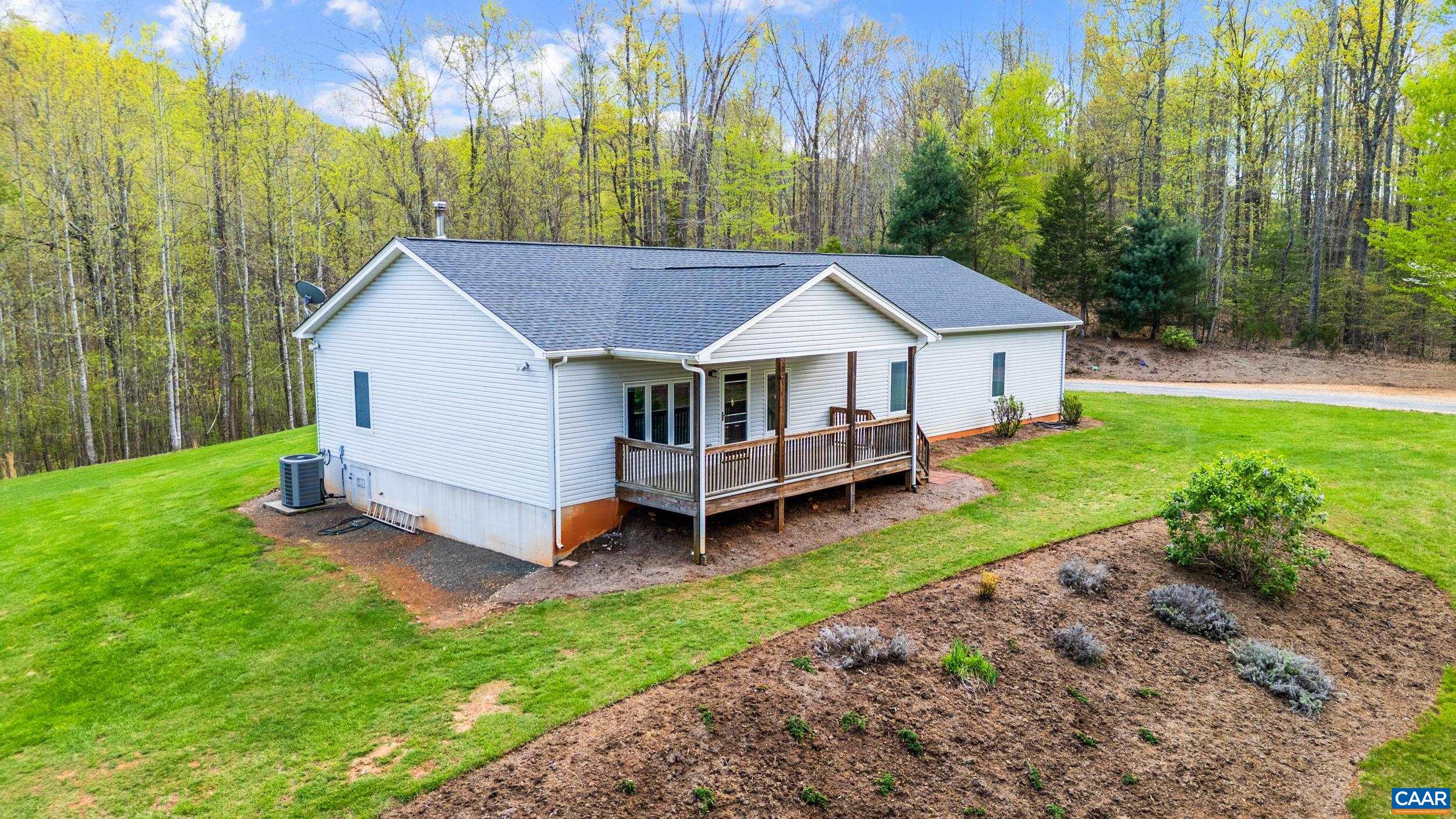 239 LITTLE FARM RD, AMHERST, Virginia 24521, 3 Bedrooms Bedrooms, ,2 BathroomsBathrooms,Residential,239 LITTLE FARM RD,663300 MLS # 663300