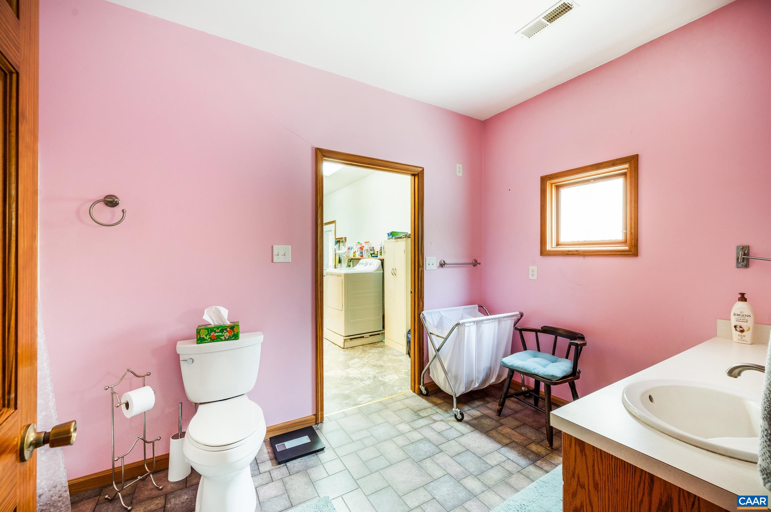 239 LITTLE FARM RD, AMHERST, Virginia 24521, 3 Bedrooms Bedrooms, ,2 BathroomsBathrooms,Residential,239 LITTLE FARM RD,663300 MLS # 663300
