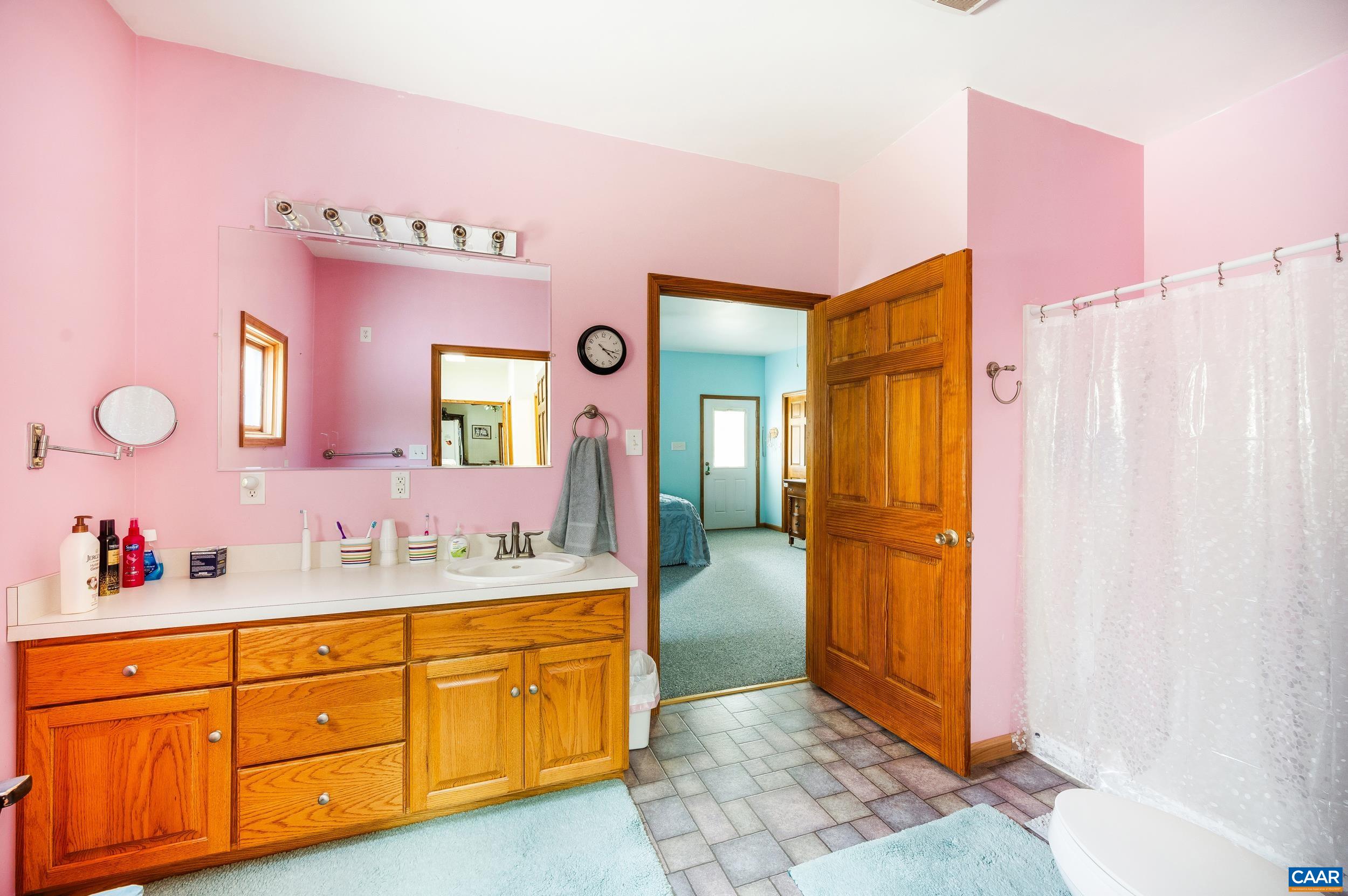 239 LITTLE FARM RD, AMHERST, Virginia 24521, 3 Bedrooms Bedrooms, ,2 BathroomsBathrooms,Residential,239 LITTLE FARM RD,663300 MLS # 663300