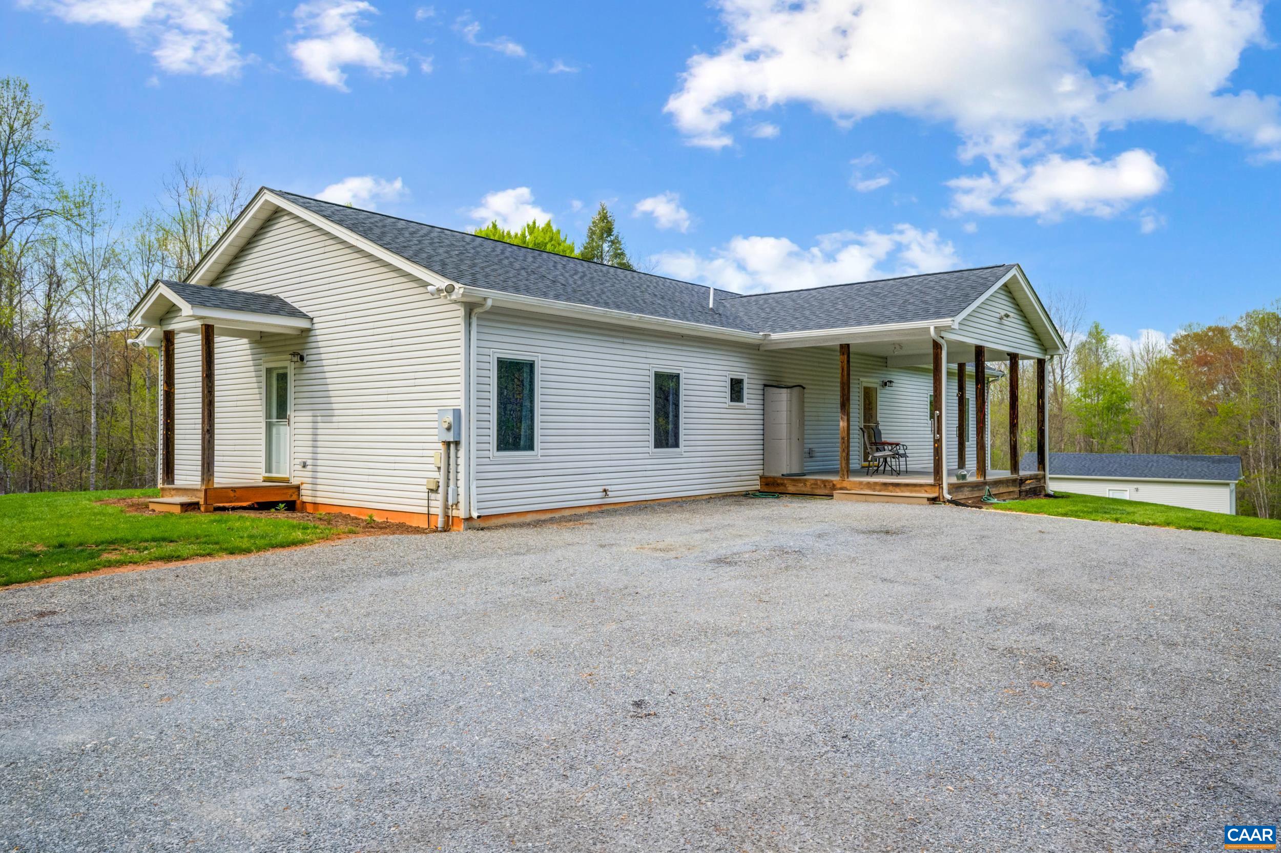 239 LITTLE FARM RD, AMHERST, Virginia 24521, 3 Bedrooms Bedrooms, ,2 BathroomsBathrooms,Residential,239 LITTLE FARM RD,663300 MLS # 663300