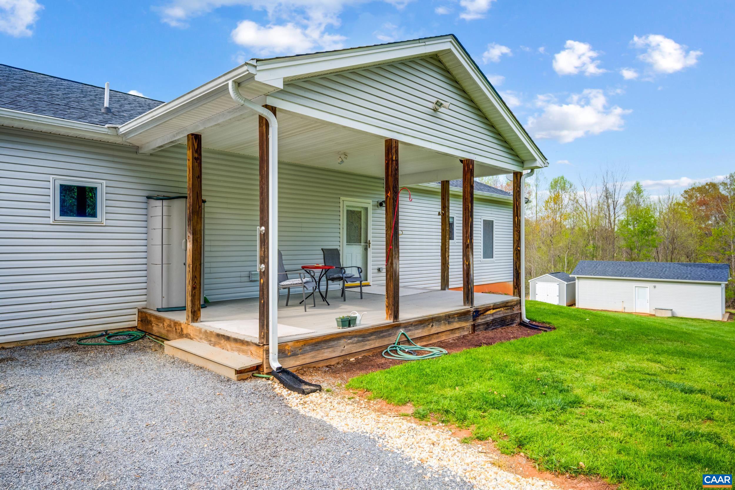 239 LITTLE FARM RD, AMHERST, Virginia 24521, 3 Bedrooms Bedrooms, ,2 BathroomsBathrooms,Residential,239 LITTLE FARM RD,663300 MLS # 663300