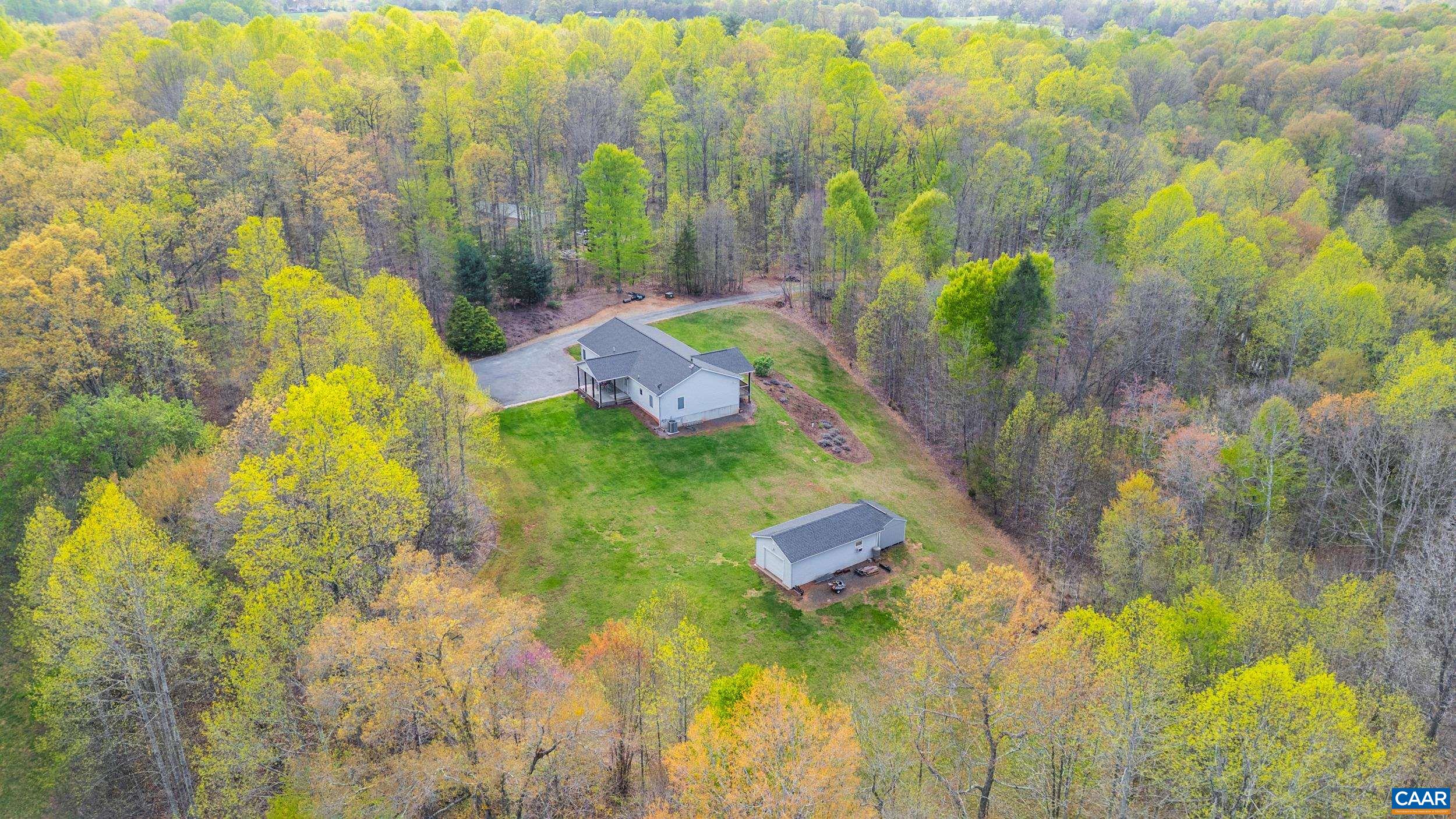 239 LITTLE FARM RD, AMHERST, Virginia 24521, 3 Bedrooms Bedrooms, ,2 BathroomsBathrooms,Residential,239 LITTLE FARM RD,663300 MLS # 663300