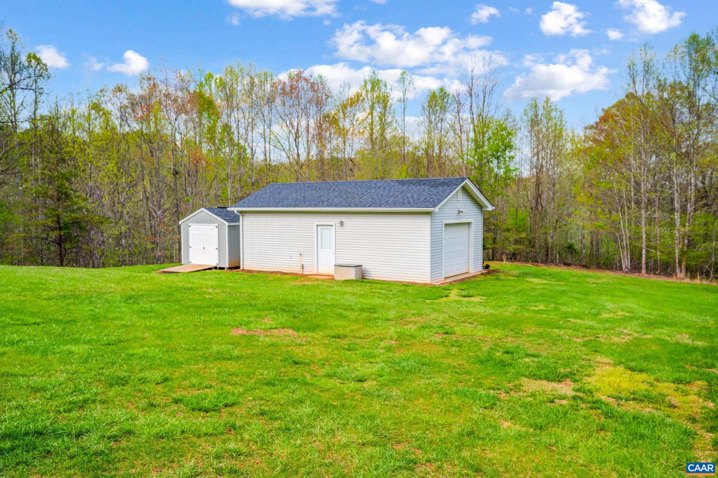 239 LITTLE FARM RD, AMHERST, Virginia 24521, 3 Bedrooms Bedrooms, ,2 BathroomsBathrooms,Residential,239 LITTLE FARM RD,663300 MLS # 663300