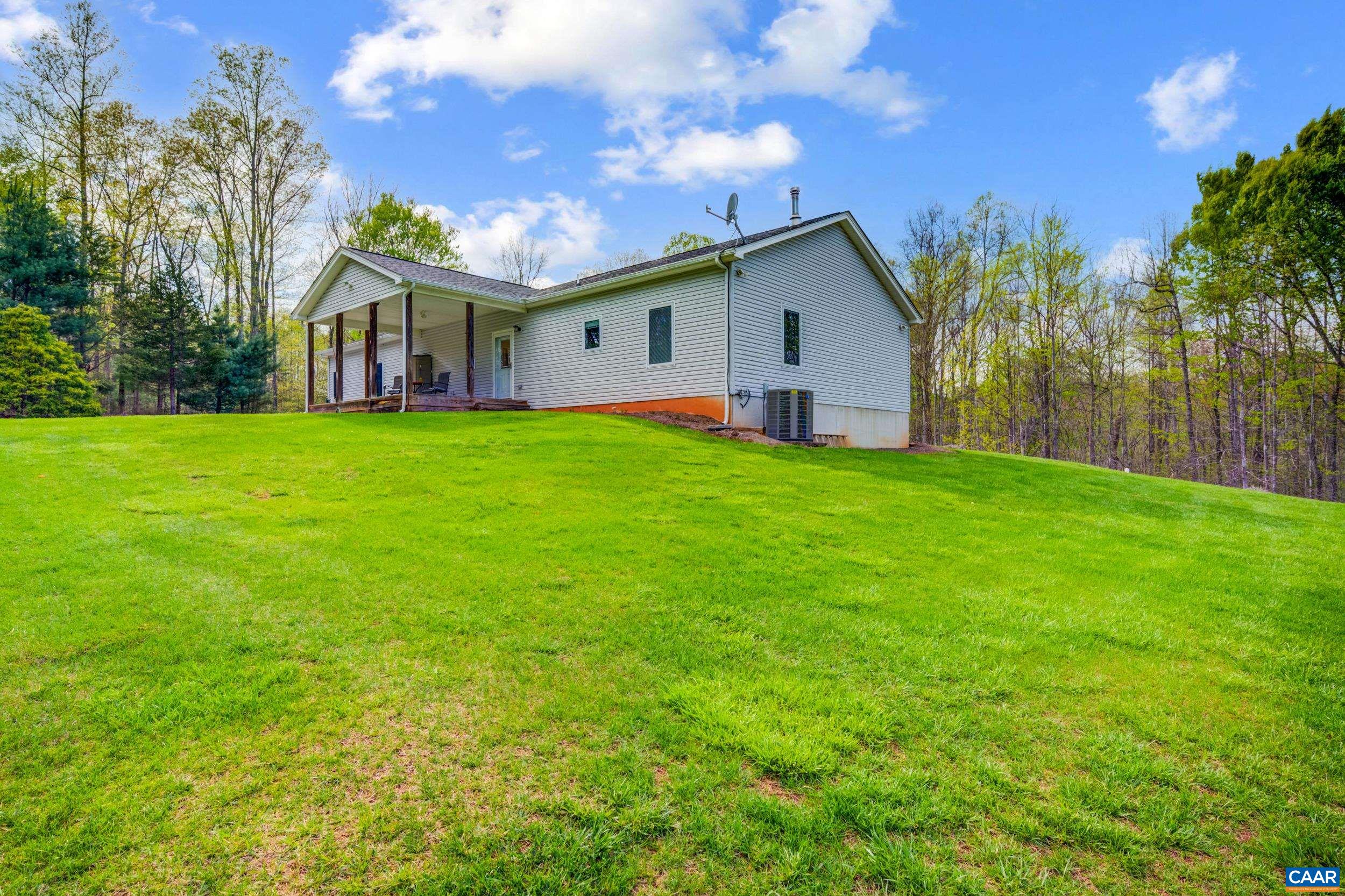 239 LITTLE FARM RD, AMHERST, Virginia 24521, 3 Bedrooms Bedrooms, ,2 BathroomsBathrooms,Residential,239 LITTLE FARM RD,663300 MLS # 663300