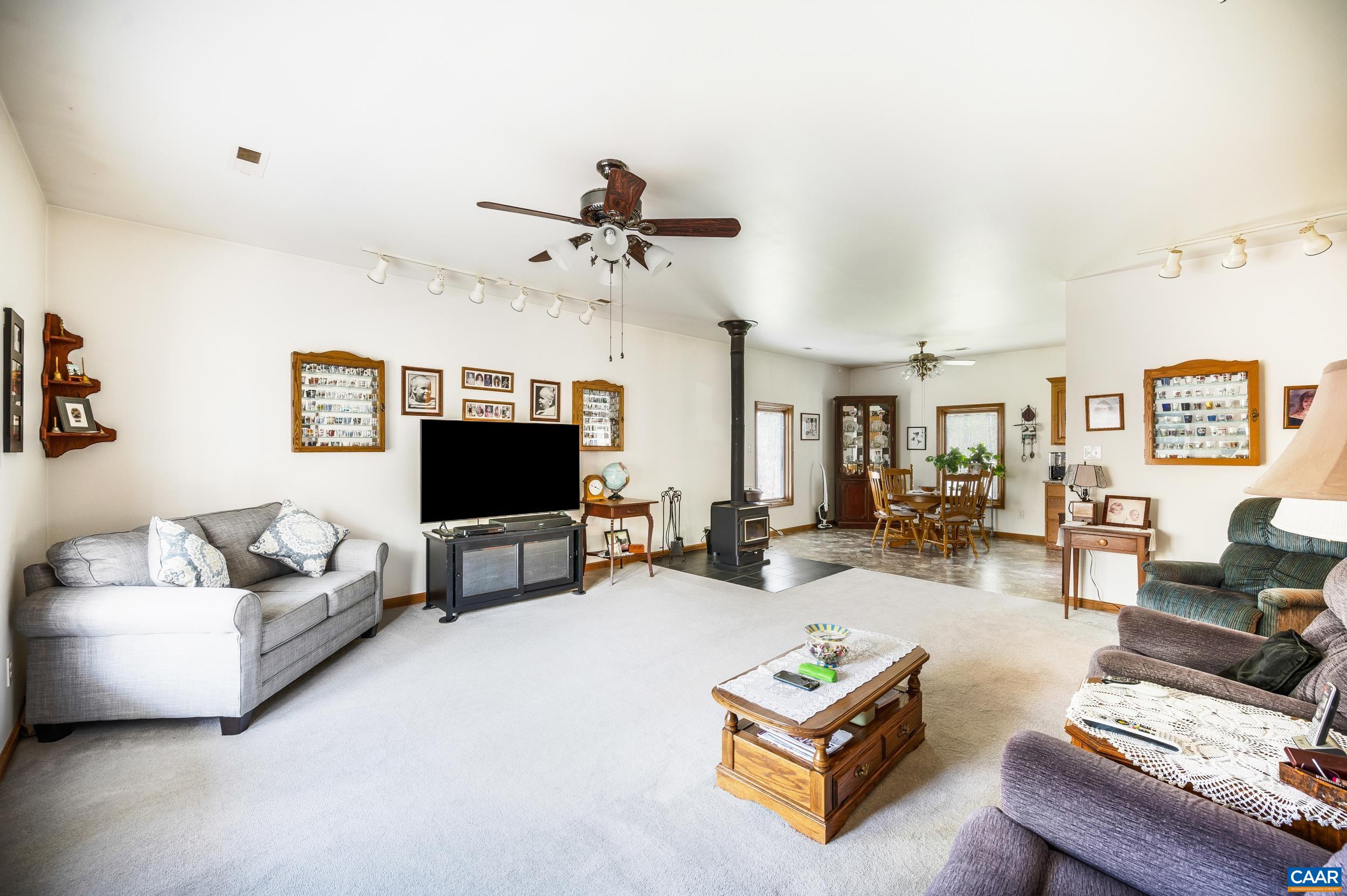 239 LITTLE FARM RD, AMHERST, Virginia 24521, 3 Bedrooms Bedrooms, ,2 BathroomsBathrooms,Residential,239 LITTLE FARM RD,663300 MLS # 663300