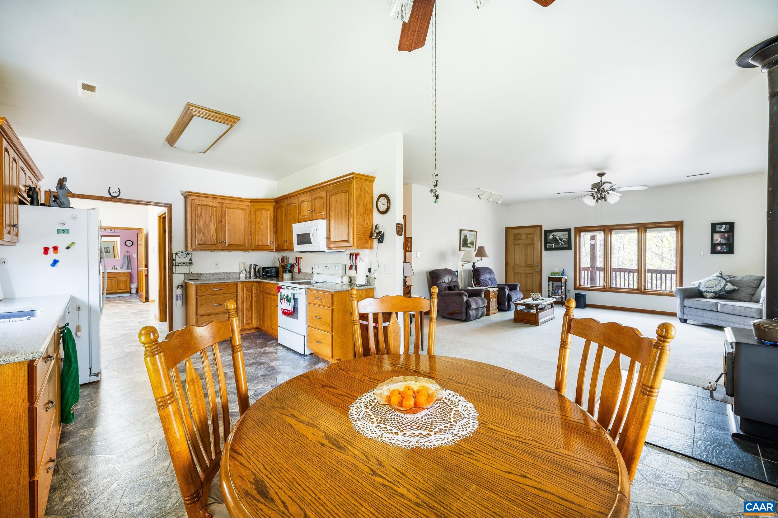 239 LITTLE FARM RD, AMHERST, Virginia 24521, 3 Bedrooms Bedrooms, ,2 BathroomsBathrooms,Residential,239 LITTLE FARM RD,663300 MLS # 663300