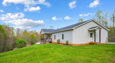 239 LITTLE FARM RD, AMHERST, Virginia 24521, 3 Bedrooms Bedrooms, ,2 BathroomsBathrooms,Residential,239 LITTLE FARM RD,663300 MLS # 663300