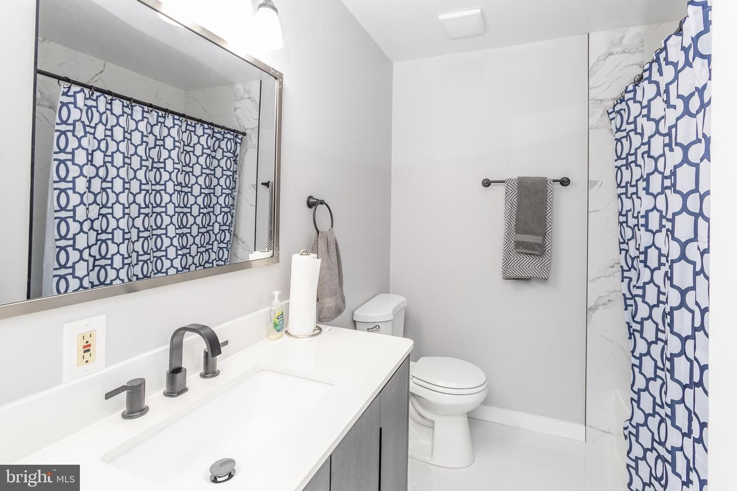 1829 N DINWIDDIE ST, ARLINGTON, Virginia 22207, 3 Bedrooms Bedrooms, ,2 BathroomsBathrooms,Residential,For sale,1829 N DINWIDDIE ST,VAAR2059118 MLS # VAAR2059118
