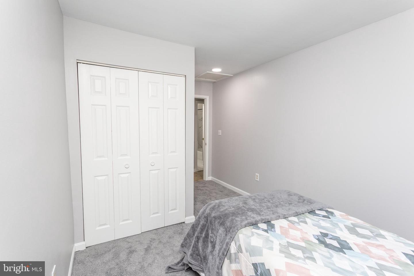 1829 N DINWIDDIE ST, ARLINGTON, Virginia 22207, 3 Bedrooms Bedrooms, ,2 BathroomsBathrooms,Residential,For sale,1829 N DINWIDDIE ST,VAAR2059118 MLS # VAAR2059118