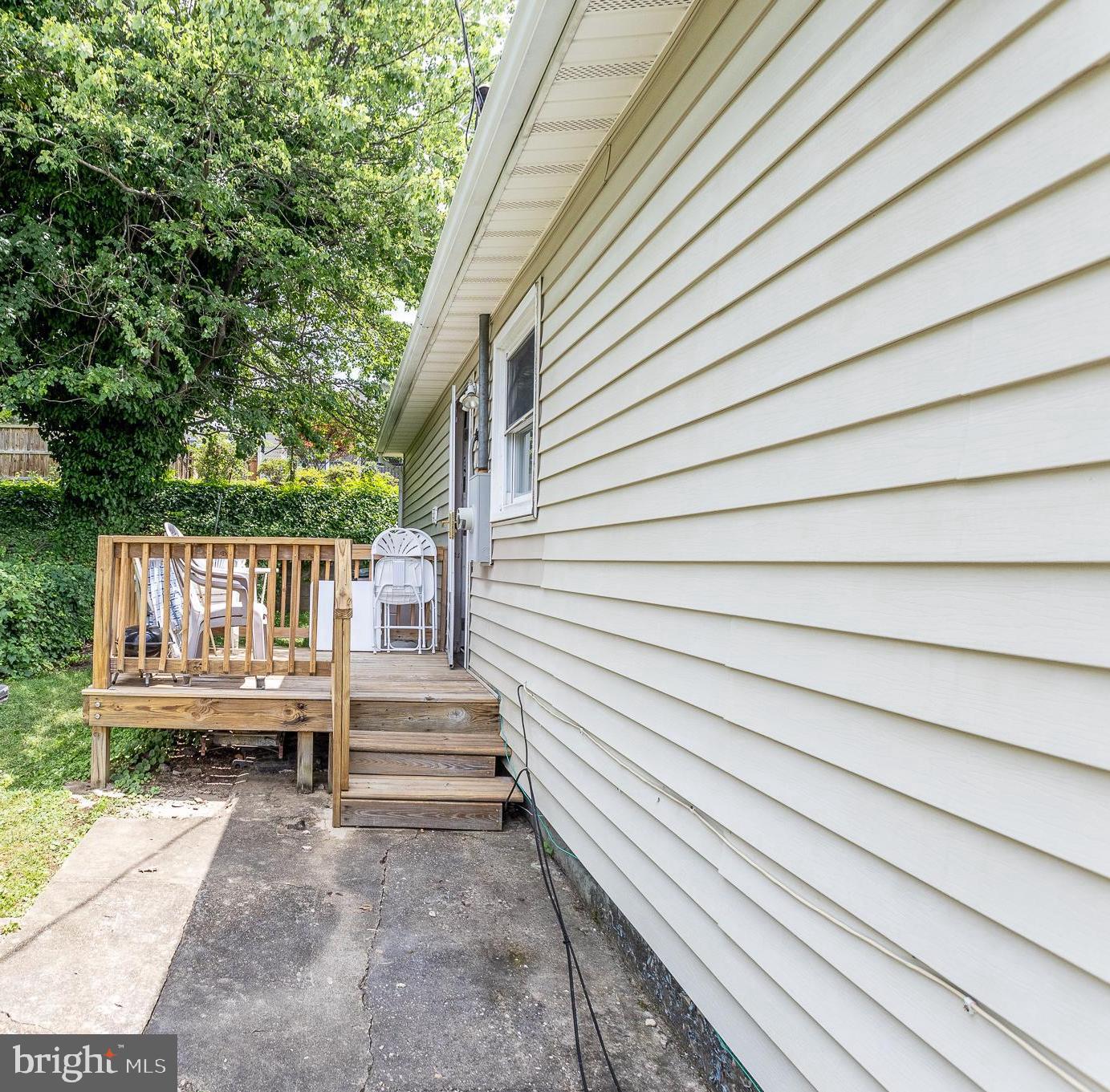 1829 N DINWIDDIE ST, ARLINGTON, Virginia 22207, 3 Bedrooms Bedrooms, ,2 BathroomsBathrooms,Residential,For sale,1829 N DINWIDDIE ST,VAAR2059118 MLS # VAAR2059118