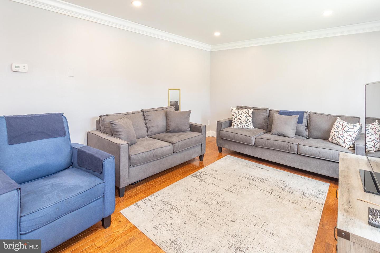 1829 N DINWIDDIE ST, ARLINGTON, Virginia 22207, 3 Bedrooms Bedrooms, ,2 BathroomsBathrooms,Residential,For sale,1829 N DINWIDDIE ST,VAAR2059118 MLS # VAAR2059118