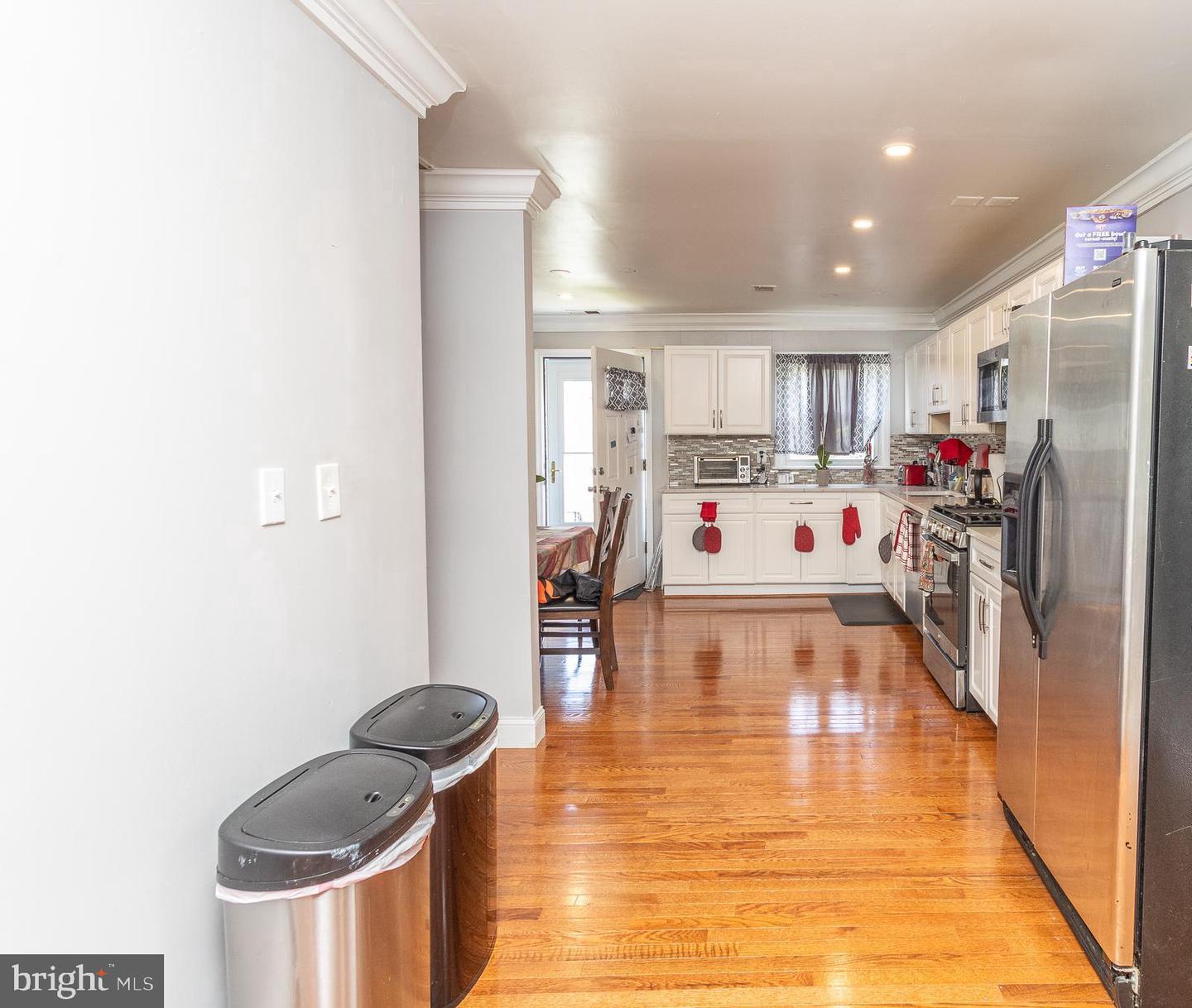 1829 N DINWIDDIE ST, ARLINGTON, Virginia 22207, 3 Bedrooms Bedrooms, ,2 BathroomsBathrooms,Residential,For sale,1829 N DINWIDDIE ST,VAAR2059118 MLS # VAAR2059118