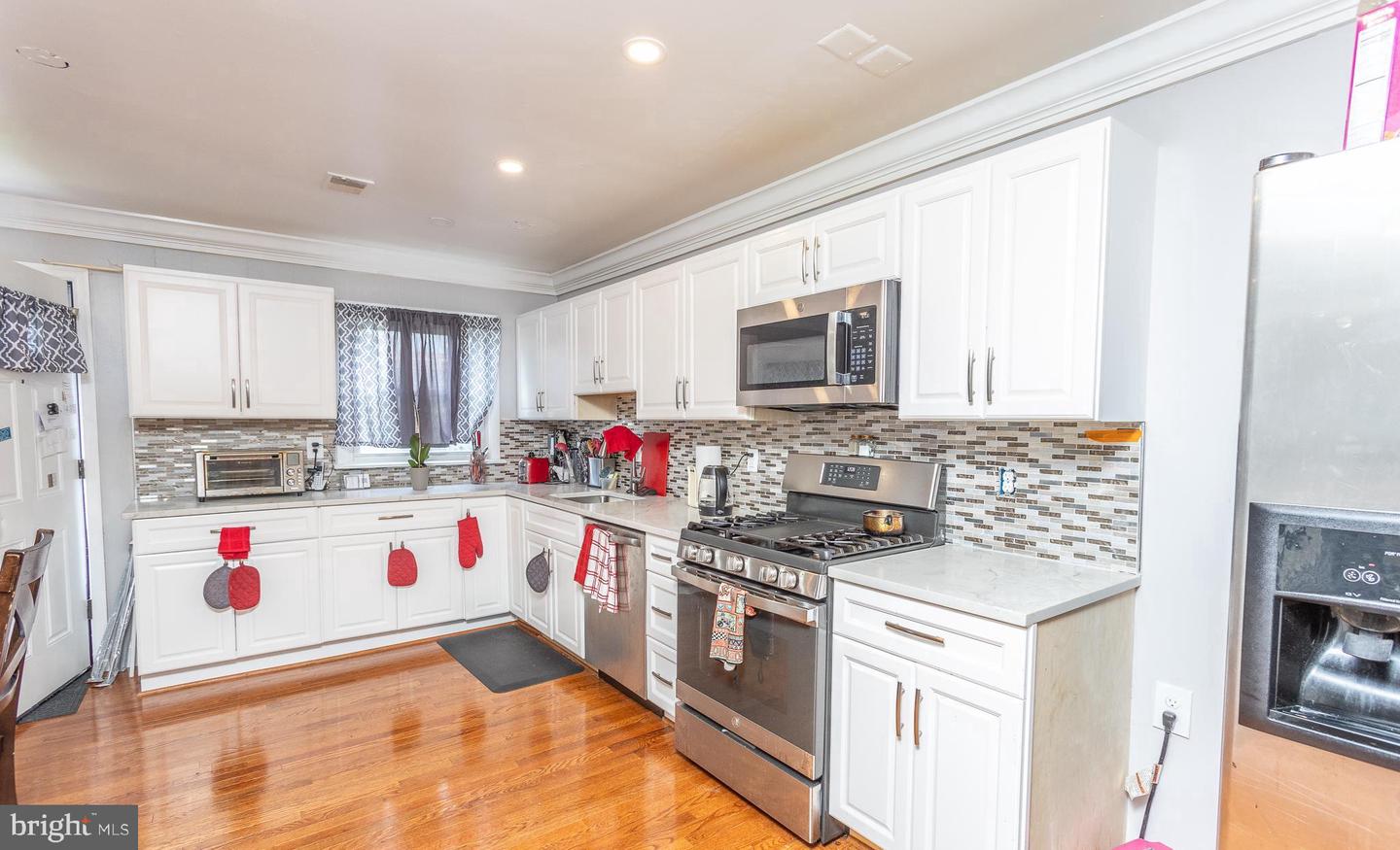 1829 N DINWIDDIE ST, ARLINGTON, Virginia 22207, 3 Bedrooms Bedrooms, ,2 BathroomsBathrooms,Residential,For sale,1829 N DINWIDDIE ST,VAAR2059118 MLS # VAAR2059118
