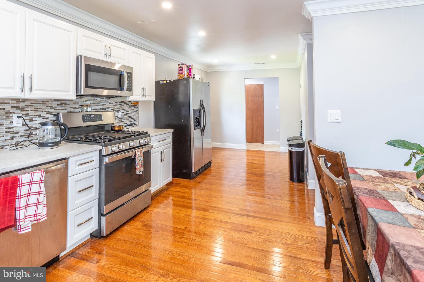 1829 N DINWIDDIE ST, ARLINGTON, Virginia 22207, 3 Bedrooms Bedrooms, ,2 BathroomsBathrooms,Residential,For sale,1829 N DINWIDDIE ST,VAAR2059118 MLS # VAAR2059118