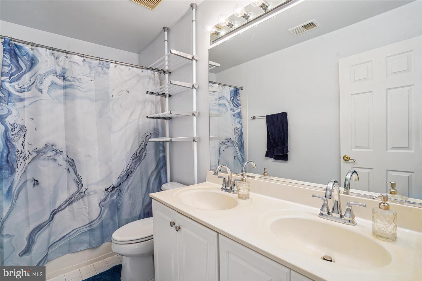 3486 BARRISTERS KEEPE CIR, FAIRFAX, Virginia 22031, 4 Bedrooms Bedrooms, ,3 BathroomsBathrooms,Residential,For sale,3486 BARRISTERS KEEPE CIR,VAFC2006632 MLS # VAFC2006632
