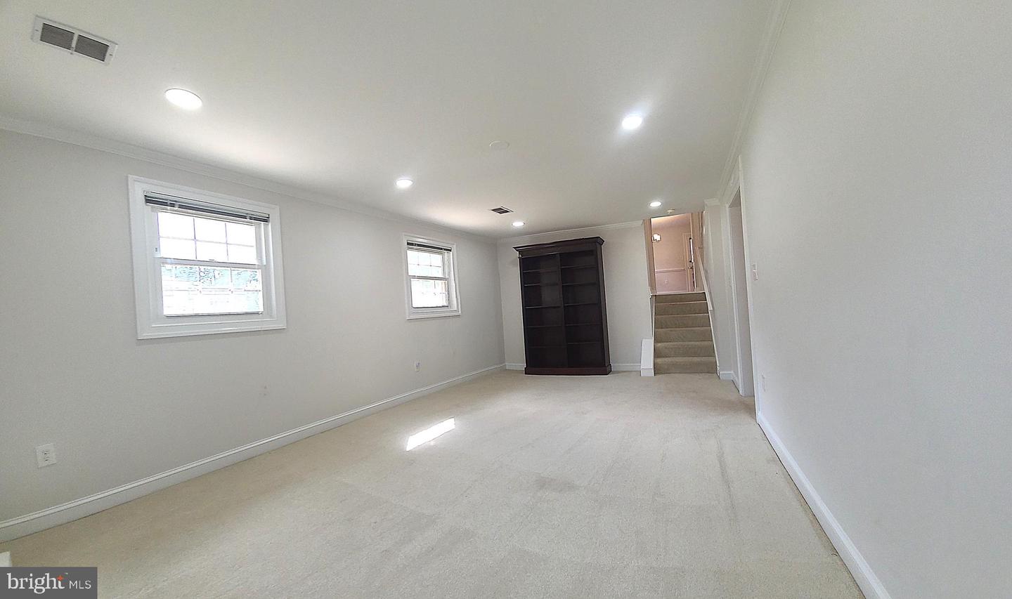 7910 HARWOOD PL, SPRINGFIELD, Virginia 22152, 4 Bedrooms Bedrooms, ,2 BathroomsBathrooms,Residential,For sale,7910 HARWOOD PL,VAFX2255984 MLS # VAFX2255984