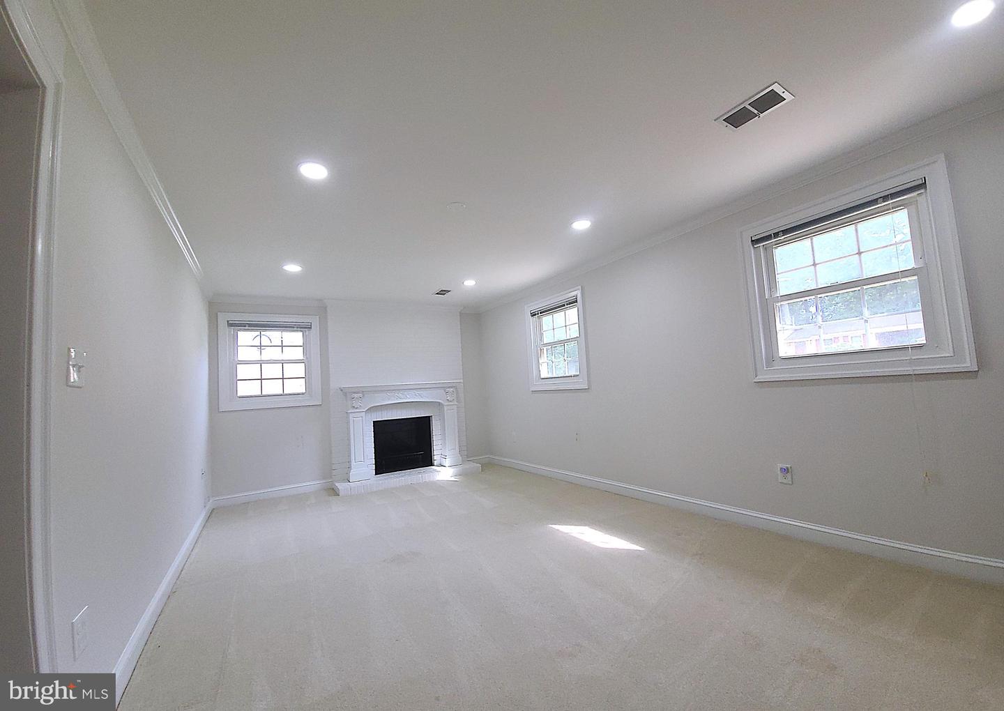 7910 HARWOOD PL, SPRINGFIELD, Virginia 22152, 4 Bedrooms Bedrooms, ,2 BathroomsBathrooms,Residential,For sale,7910 HARWOOD PL,VAFX2255984 MLS # VAFX2255984