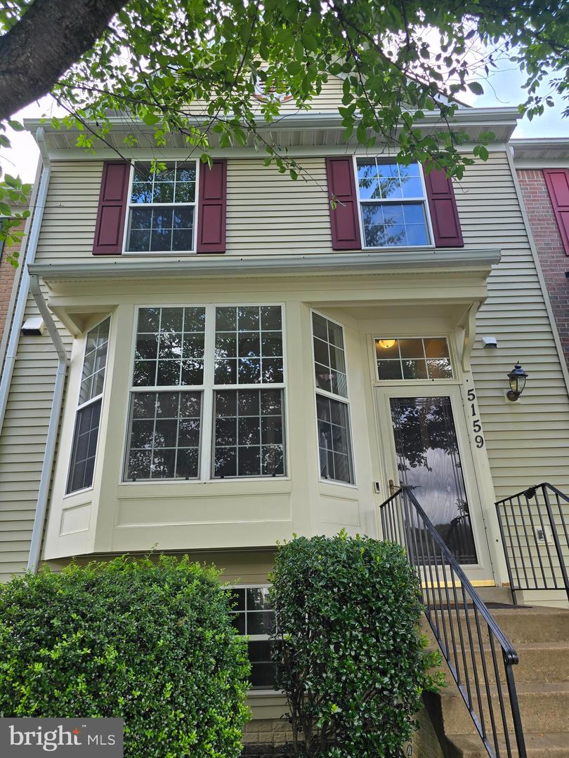 5159 RACE POINTE PL, WOODBRIDGE, Virginia 22193, 4 Bedrooms Bedrooms, ,3 BathroomsBathrooms,Residential,For sale,5159 RACE POINTE PL,VAPW2099518 MLS # VAPW2099518