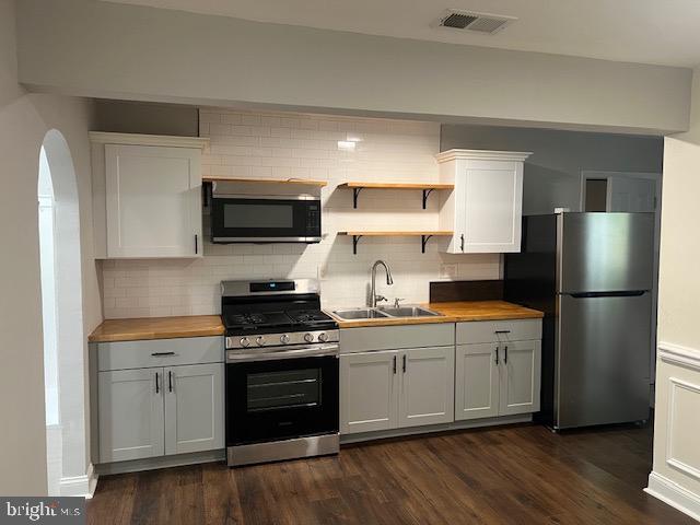 1410 COLCHESTER RD, WOODBRIDGE, Virginia 22191, 4 Bedrooms Bedrooms, ,2 BathroomsBathrooms,Residential,For sale,1410 COLCHESTER RD,VAPW2099760 MLS # VAPW2099760