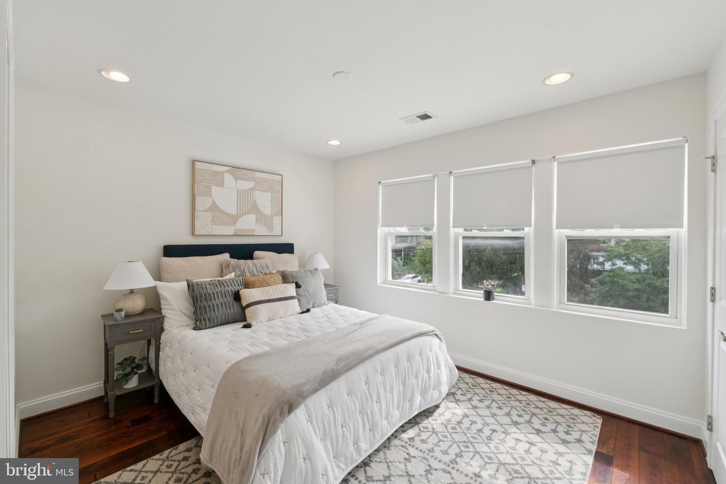 5132 7TH ST NW, WASHINGTON, District Of Columbia 20011, 3 Bedrooms Bedrooms, ,3 BathroomsBathrooms,Residential,For sale,5132 7TH ST NW,DCDC2211794 MLS # DCDC2211794