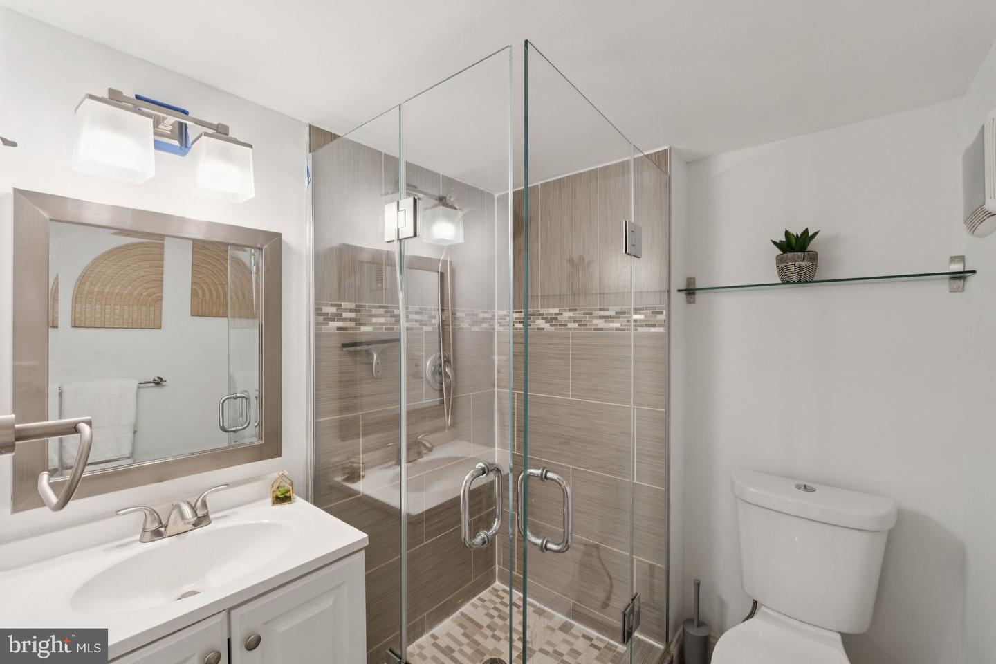5132 7TH ST NW, WASHINGTON, District Of Columbia 20011, 3 Bedrooms Bedrooms, ,3 BathroomsBathrooms,Residential,For sale,5132 7TH ST NW,DCDC2211794 MLS # DCDC2211794