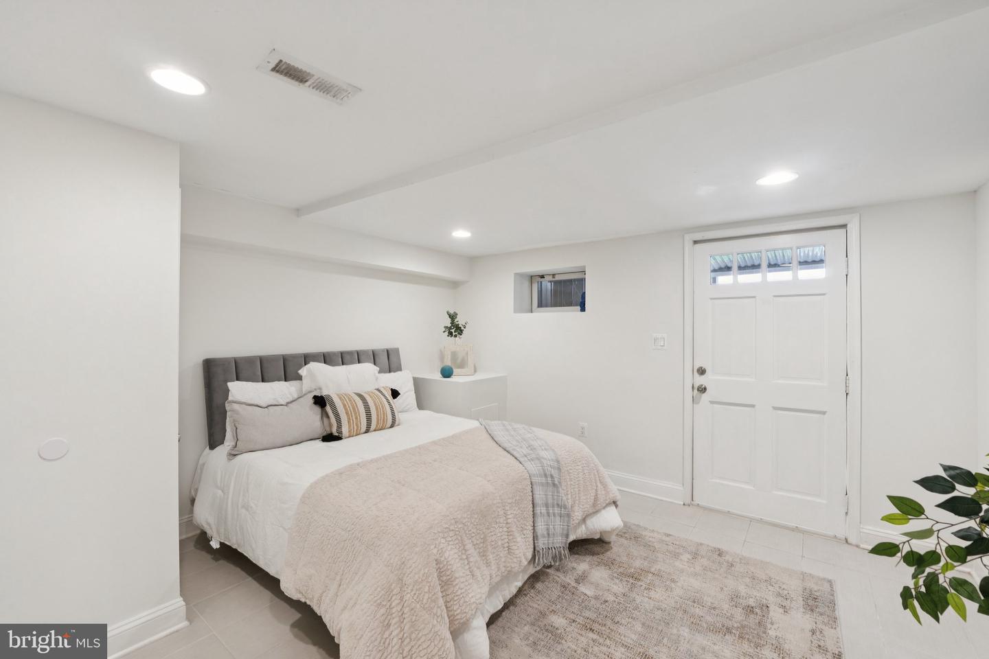 5132 7TH ST NW, WASHINGTON, District Of Columbia 20011, 3 Bedrooms Bedrooms, ,3 BathroomsBathrooms,Residential,For sale,5132 7TH ST NW,DCDC2211794 MLS # DCDC2211794